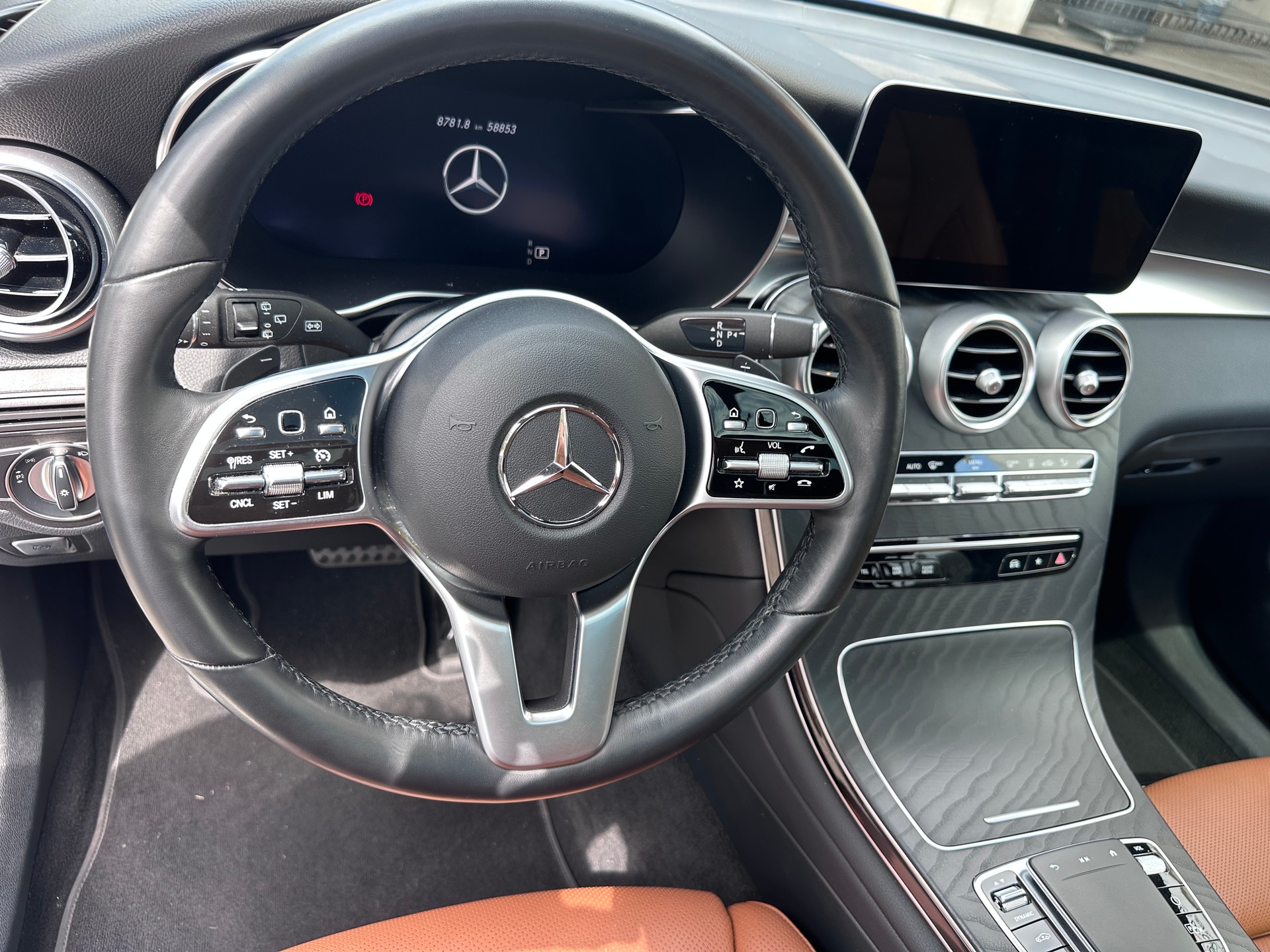 MERCEDES-BENZ GLC 400 d 4Matic AMG Line Plus 9G-Tronic-image-12