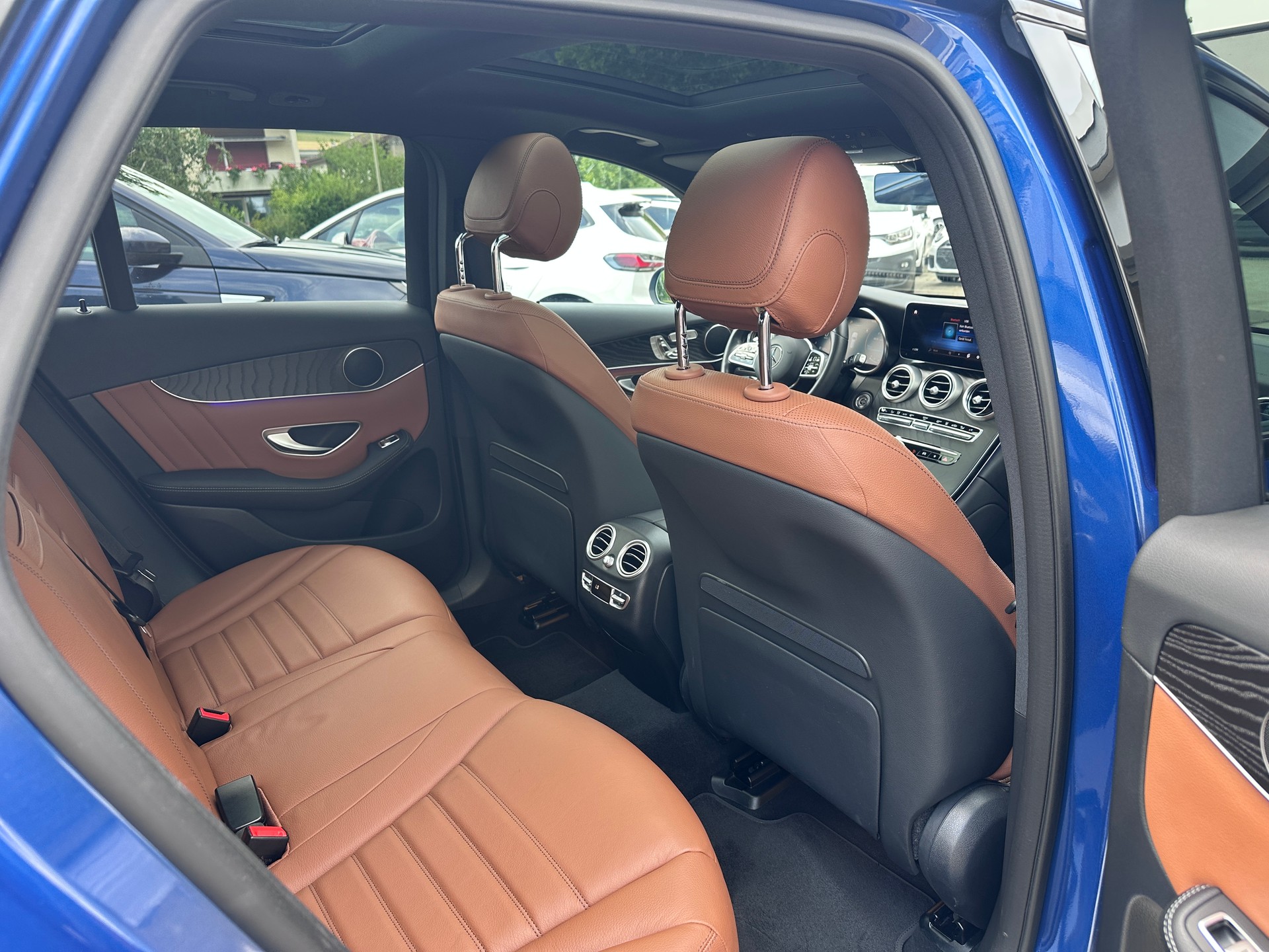 MERCEDES-BENZ GLC 400 d 4Matic AMG Line Plus 9G-Tronic-image-16