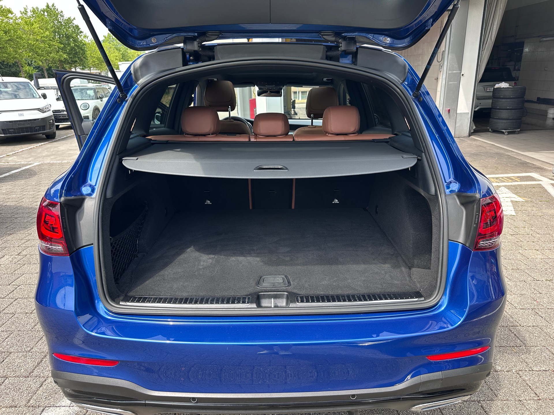 MERCEDES-BENZ GLC 400 d 4Matic AMG Line Plus 9G-Tronic-image-21