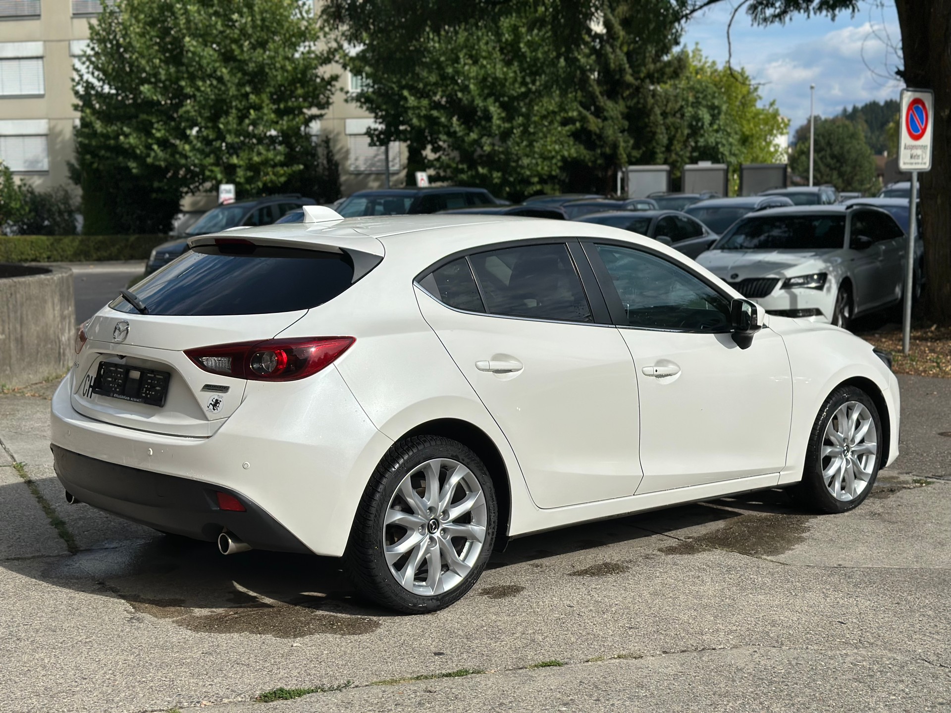 MAZDA 3 2.2 16V CD Revolution-image-2