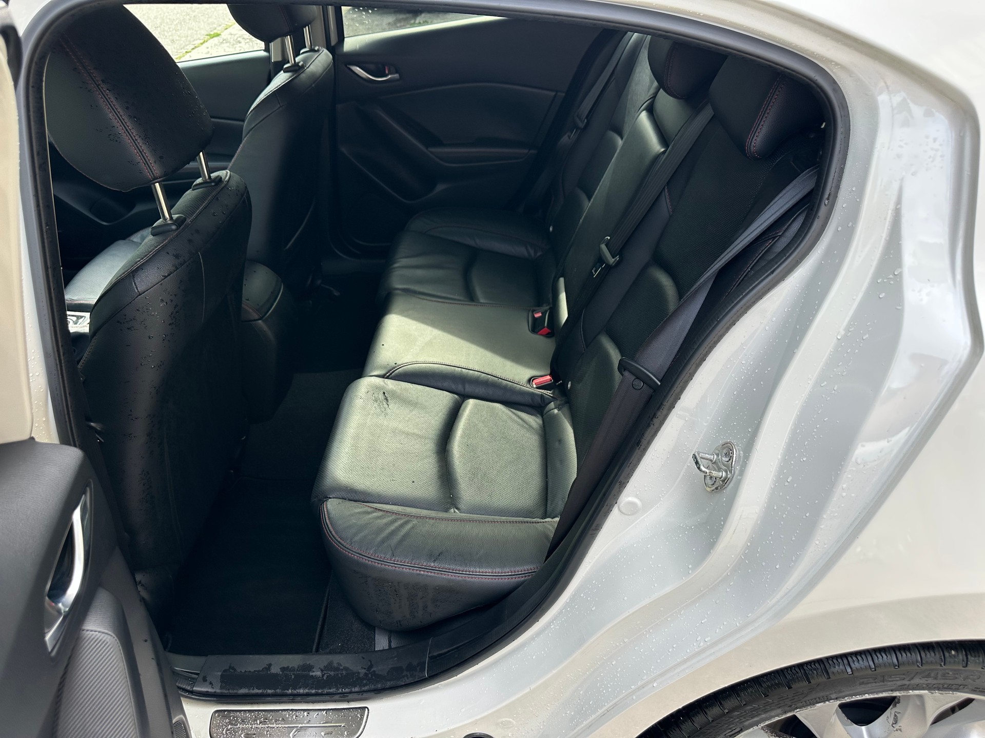 MAZDA 3 2.2 16V CD Revolution-image-7