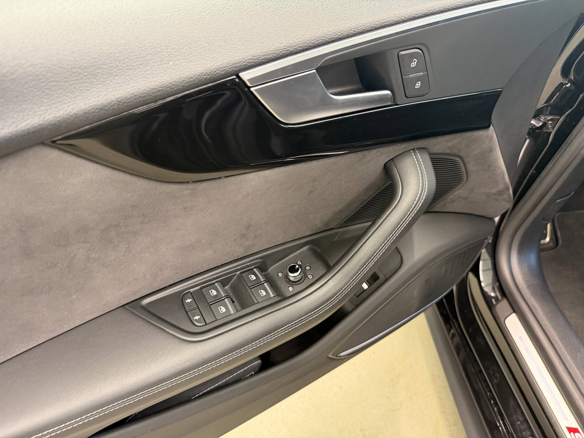 AUDI S5 Sportback 3.0 TFSI quattro tiptronic-image-13