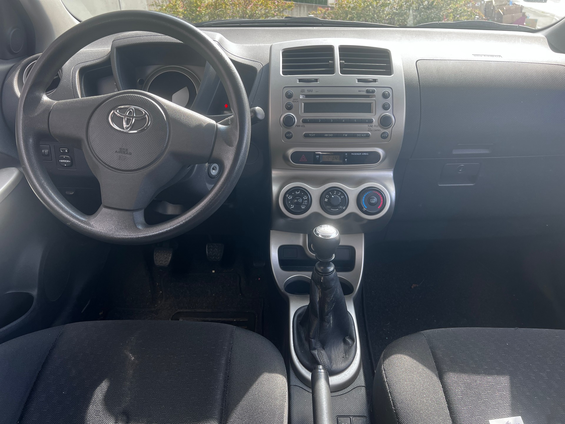 TOYOTA UrbanCruiser 1.4 D-4D Linea Sol 4WD-image-5
