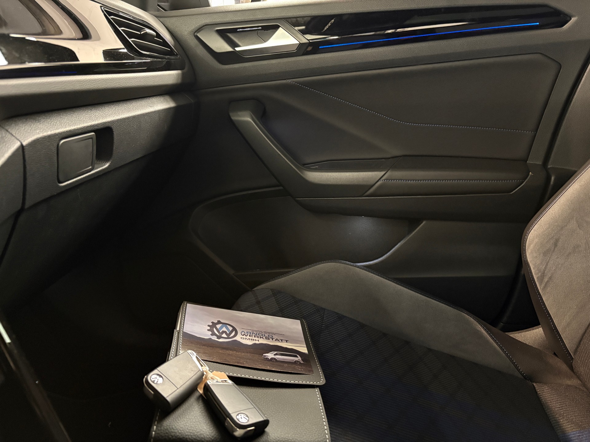 VW T-Roc 2.0 TSI R DSG 4Motion-image-13