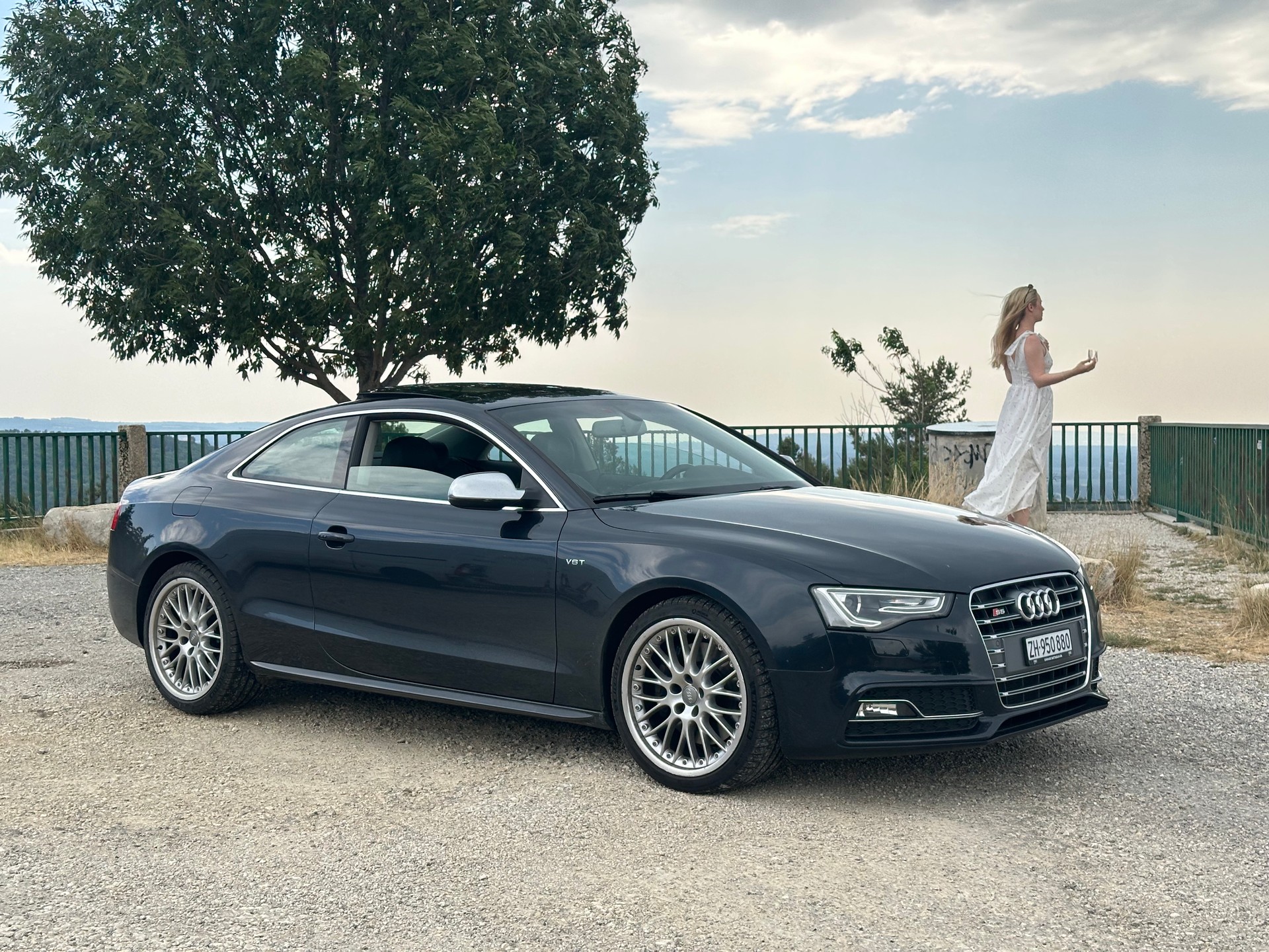 AUDI 3.0 V6 TFSI quattro S-Tronic-image-2