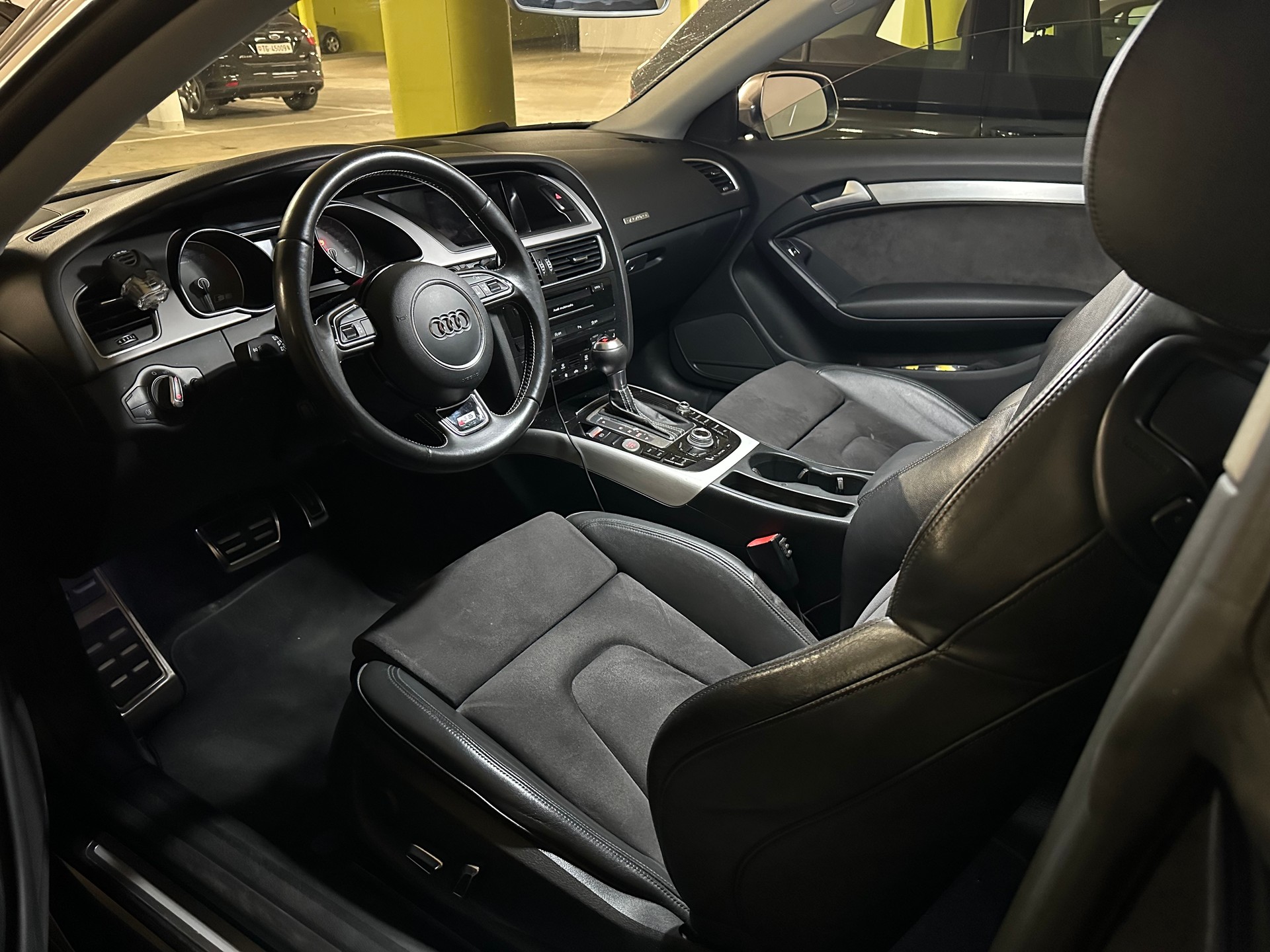 AUDI 3.0 V6 TFSI quattro S-Tronic-image-4