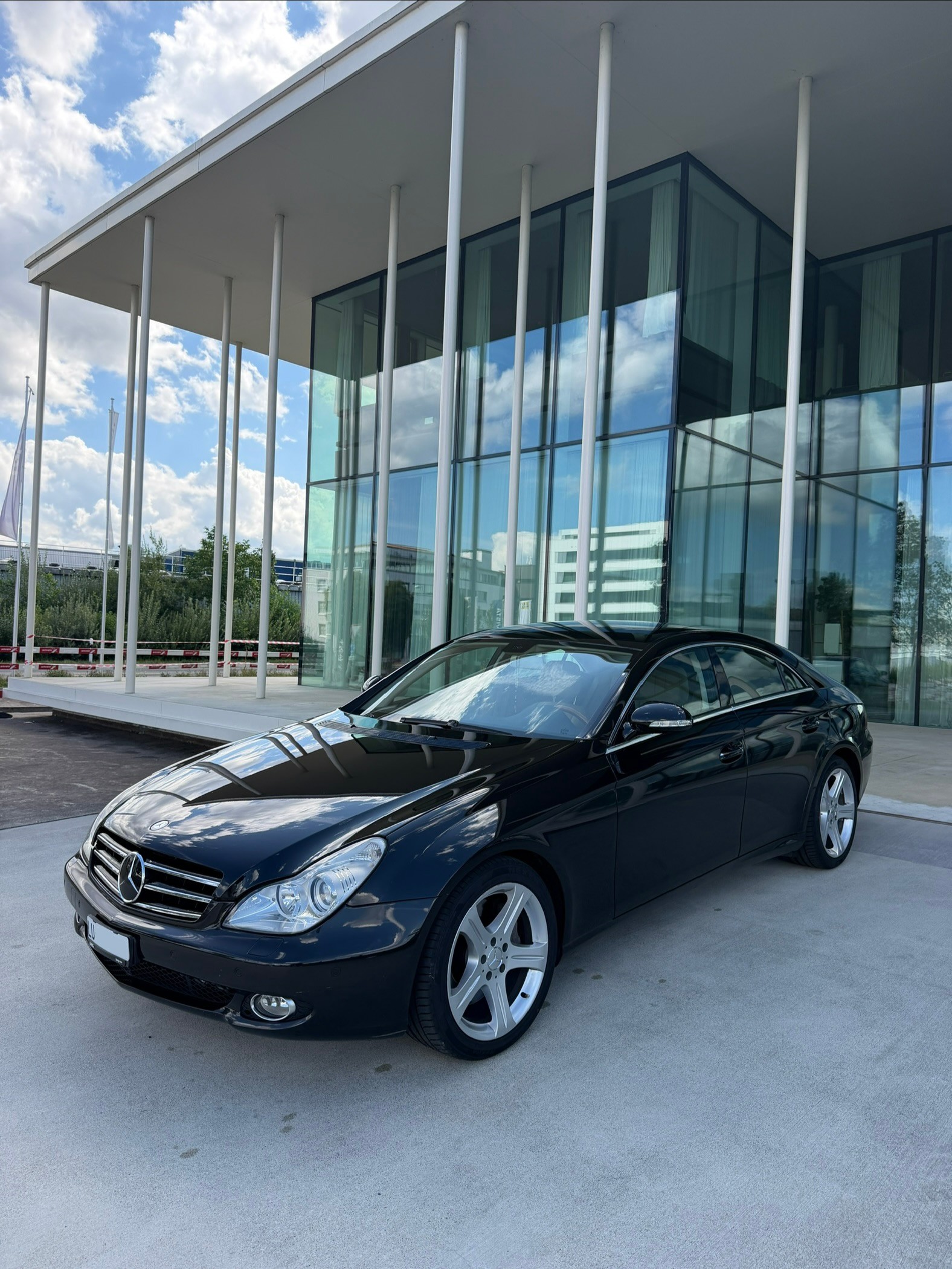 MERCEDES-BENZ CLS 500 V8 — slika 1