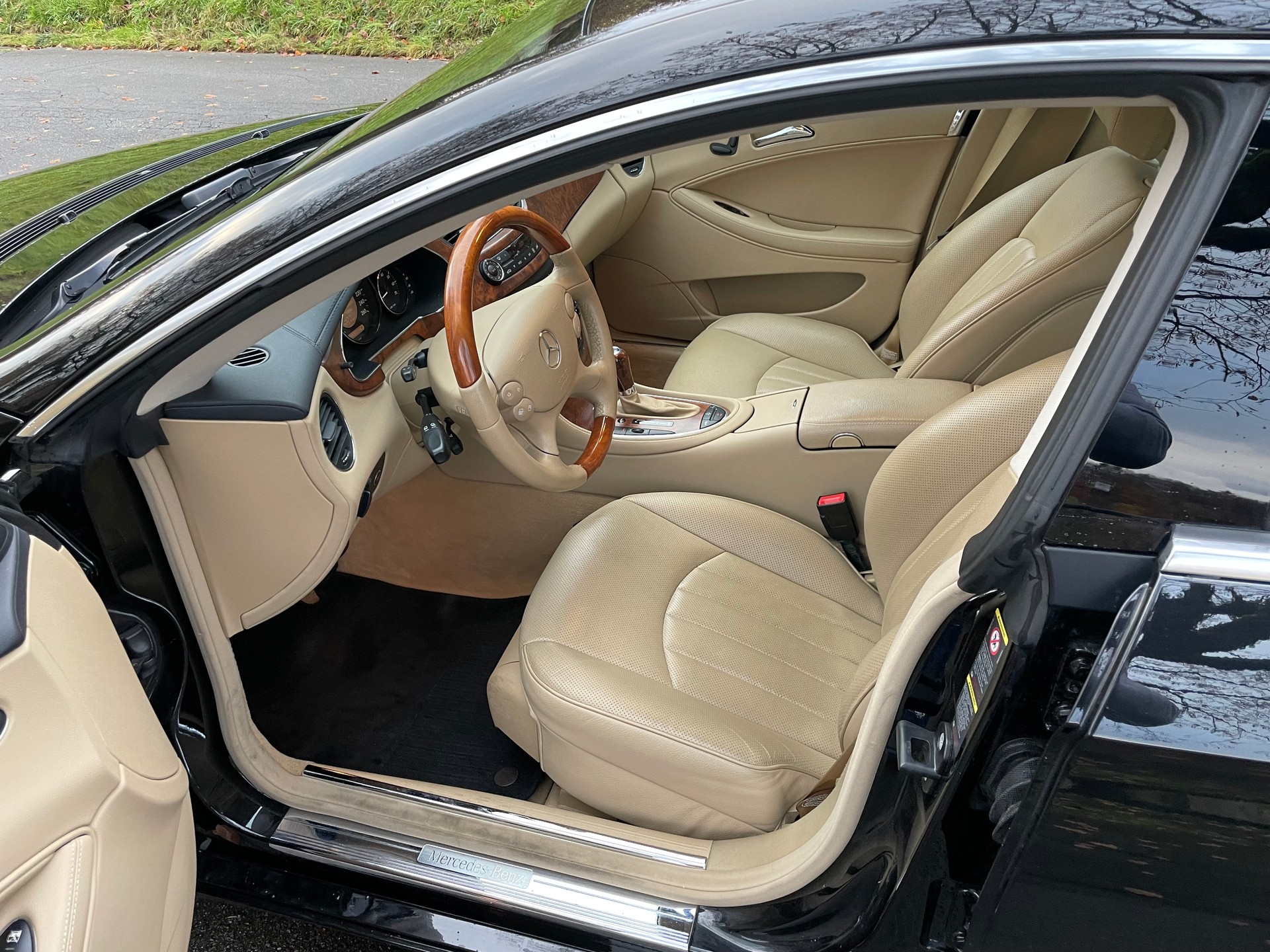 MERCEDES-BENZ CLS 500 V8-image-4