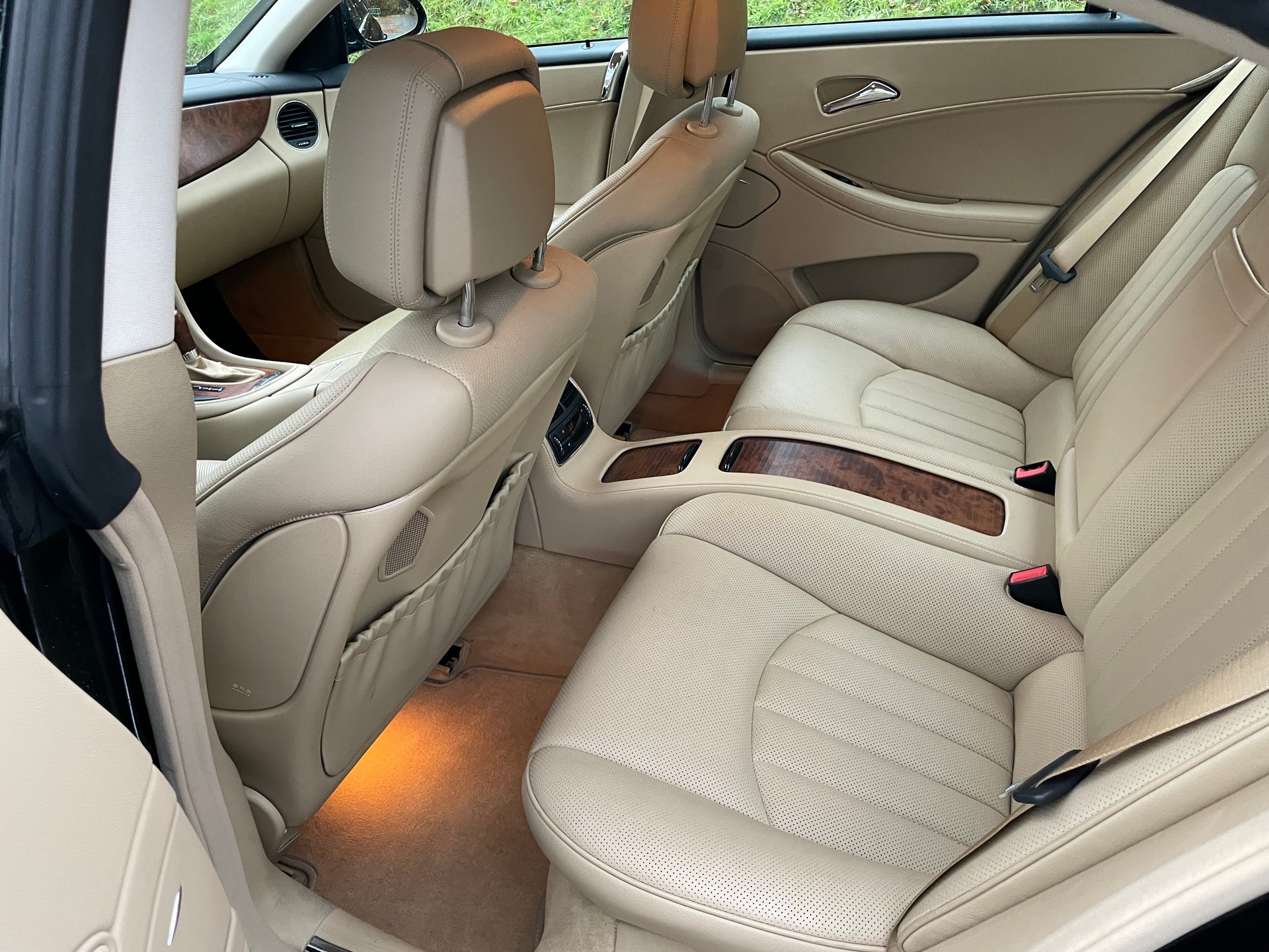MERCEDES-BENZ CLS 500 V8-image-5