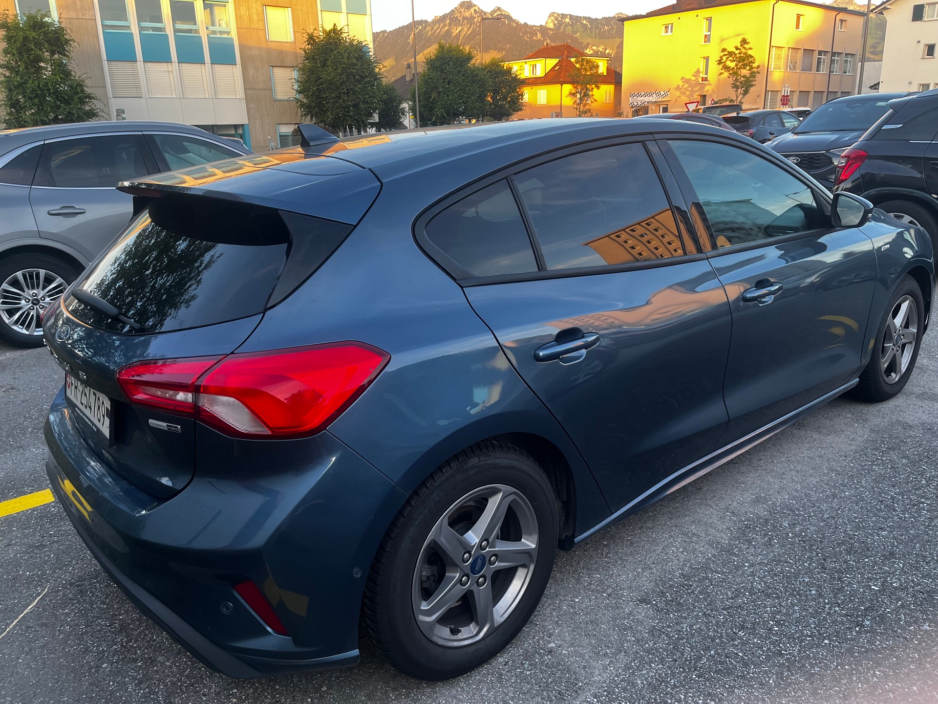 FORD 1.0i EcoB Hybrid 155 ST-Line-image-2