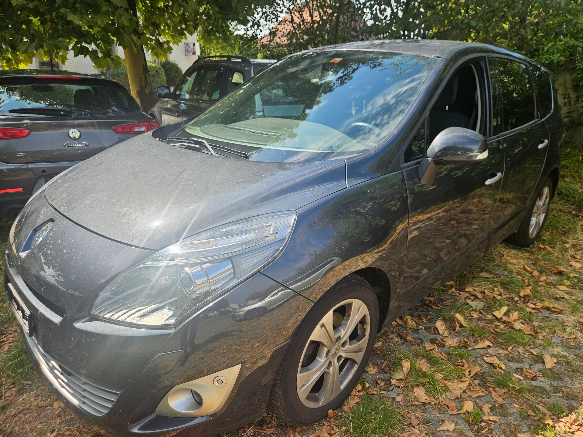 RENAULT Grand Scénic 1.9 dCi Dynamique-image-4