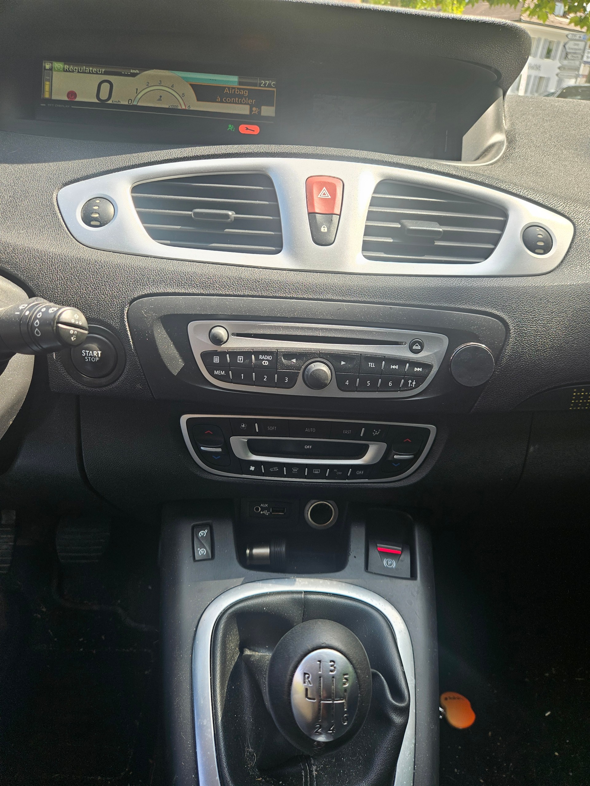 RENAULT Grand Scénic 1.9 dCi Dynamique-image-2