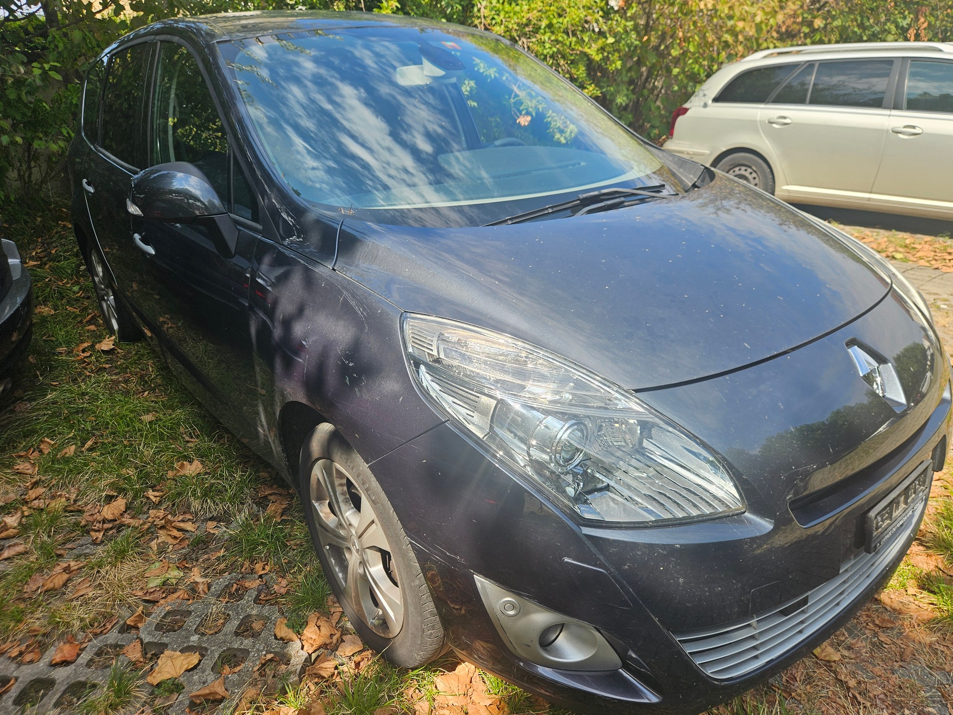 RENAULT Grand Scénic 1.9 dCi Dynamique-image-6