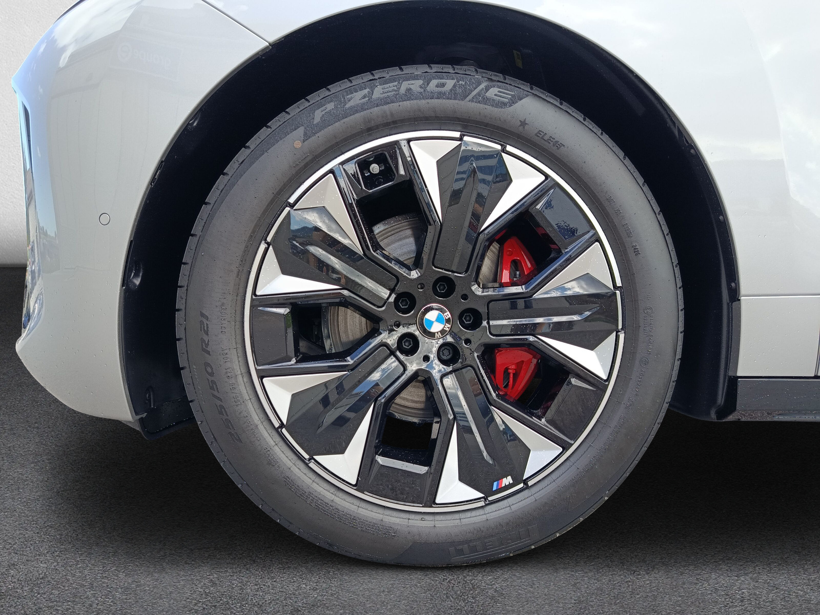 BMW iX xDrive60 M Sport Pro-image-9