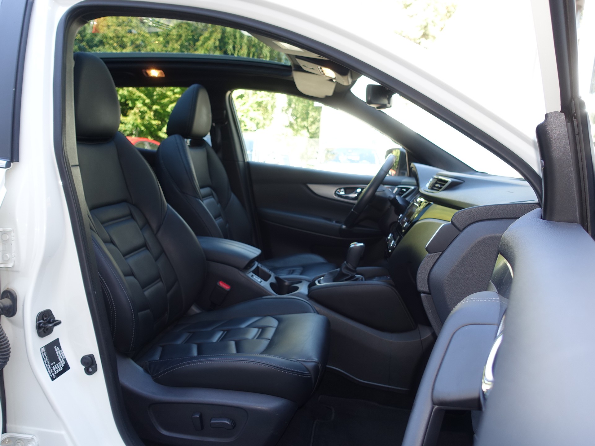 NISSAN Qashqai 1.7 dCi tekna Xtronic ALL-MODE 4x4-image-9