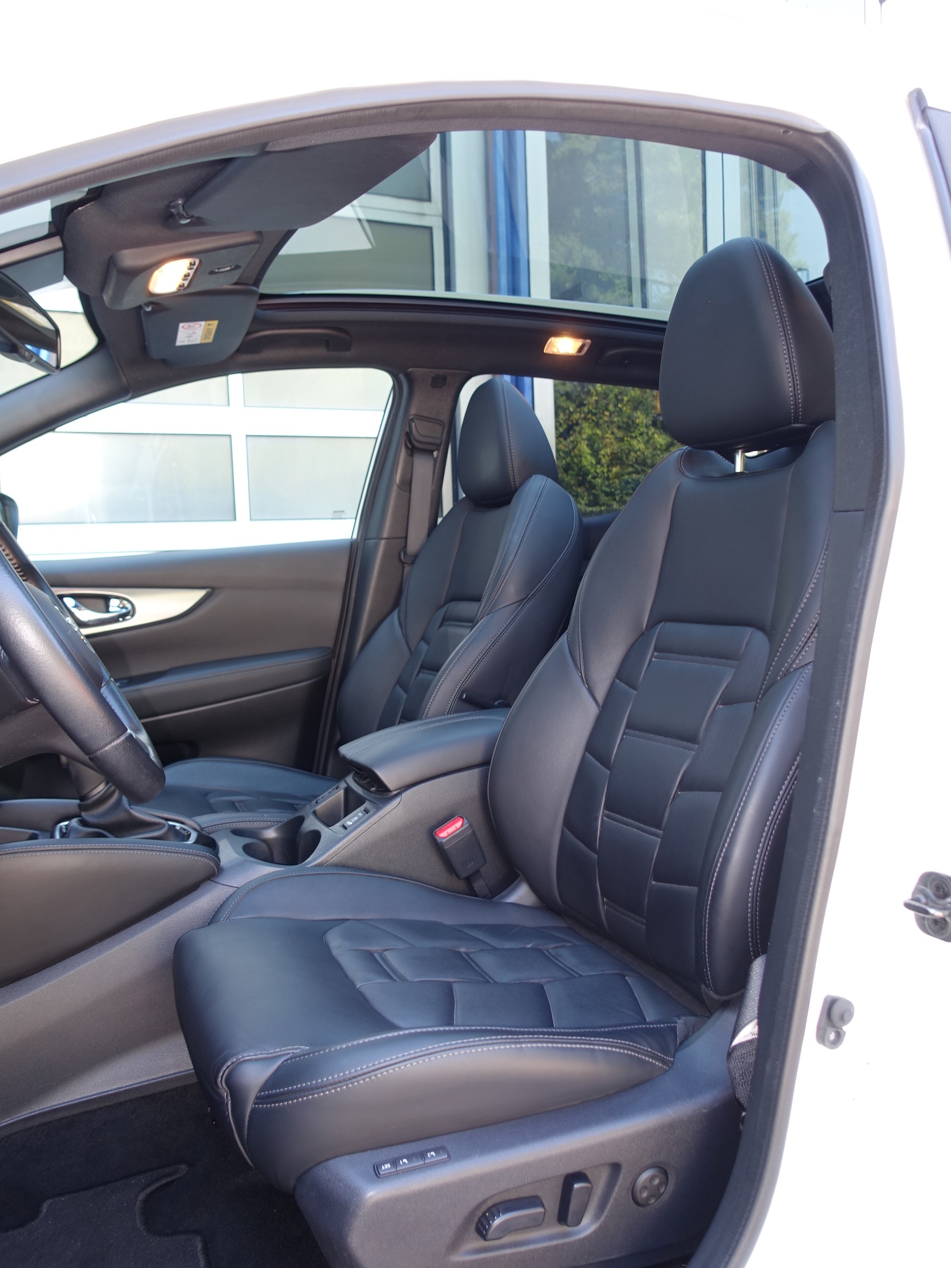 NISSAN Qashqai 1.7 dCi tekna Xtronic ALL-MODE 4x4-image-8