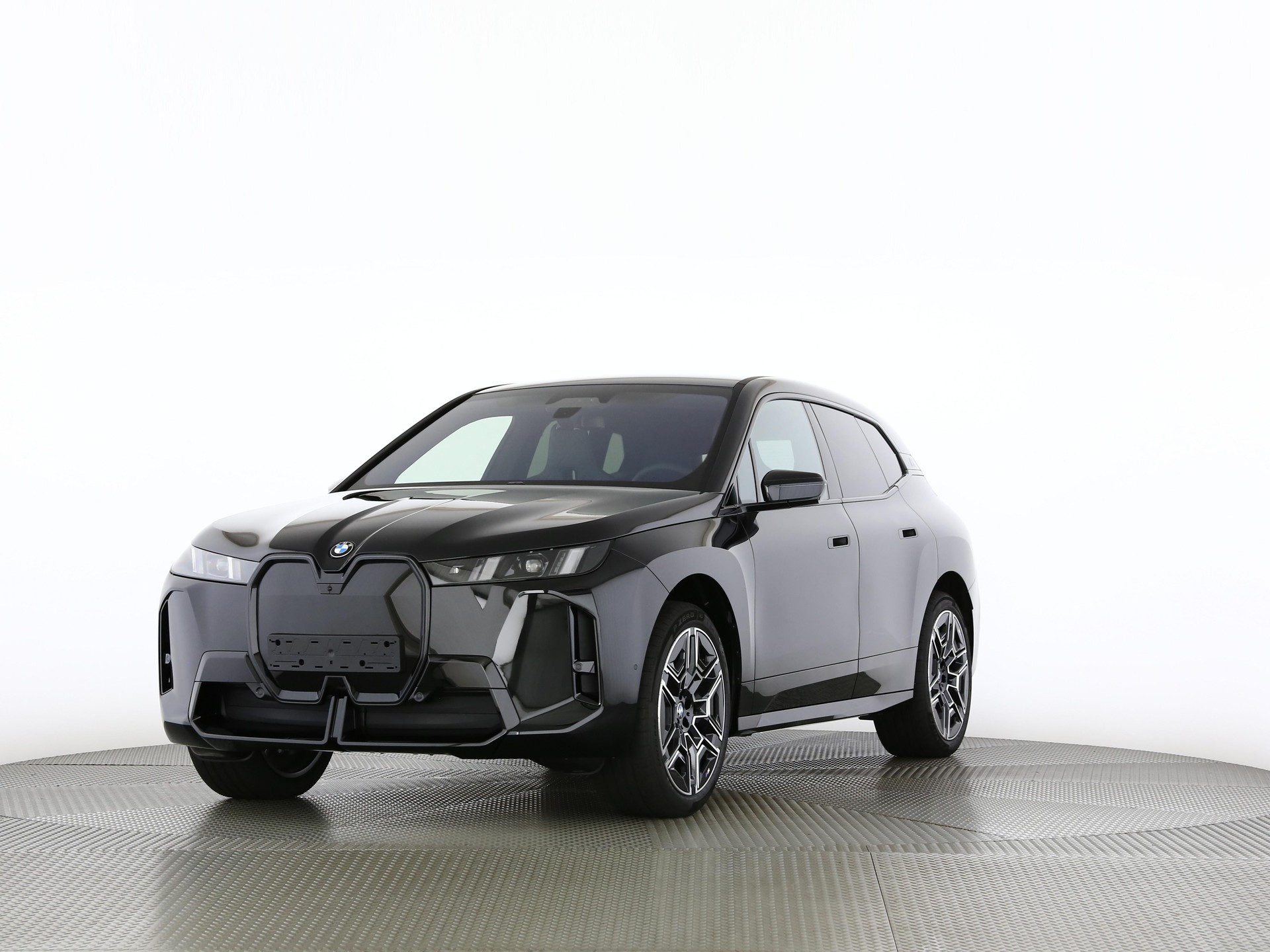 BMW iX xDrive60-image-0