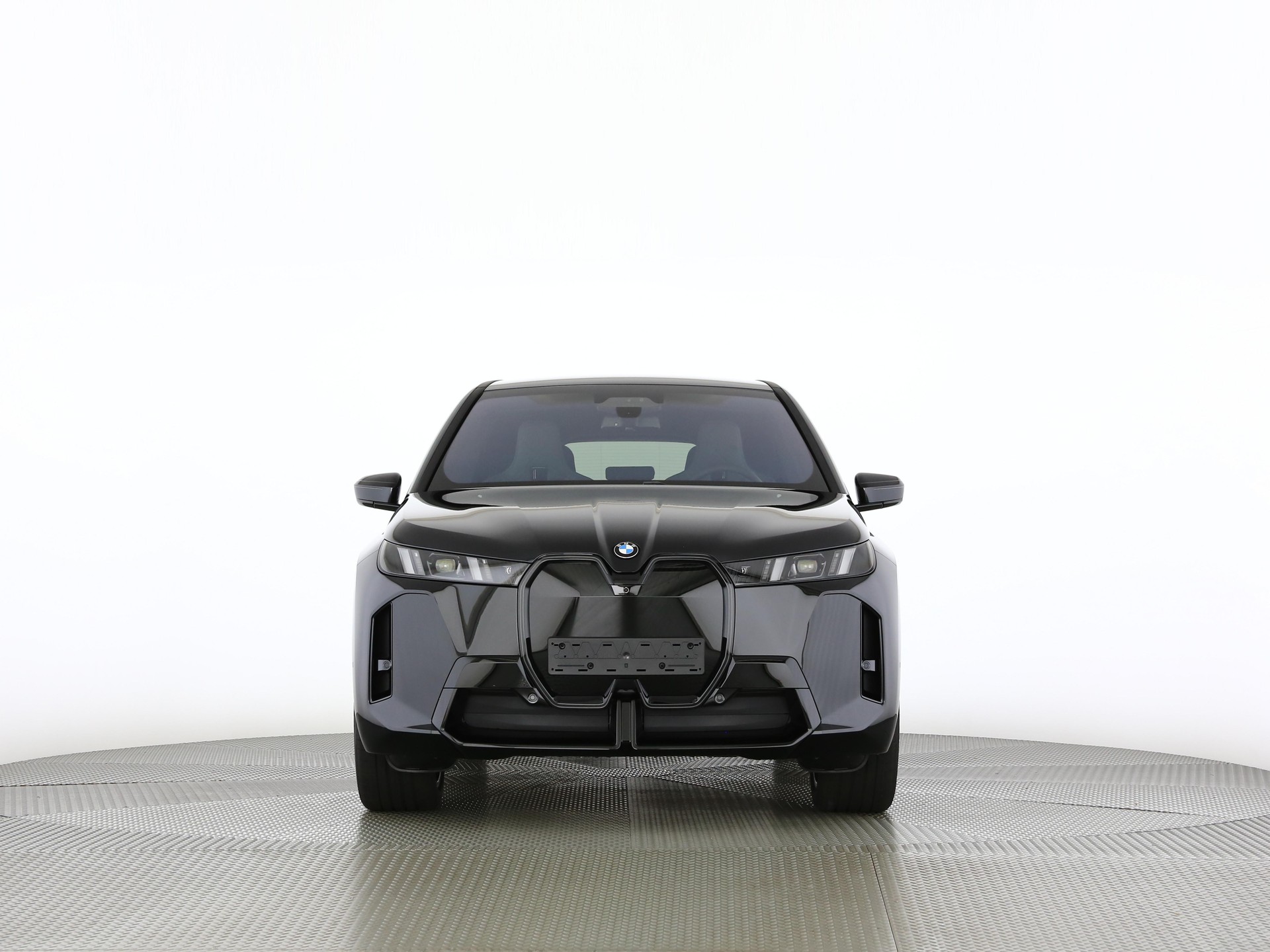 BMW iX xDrive60-image-4