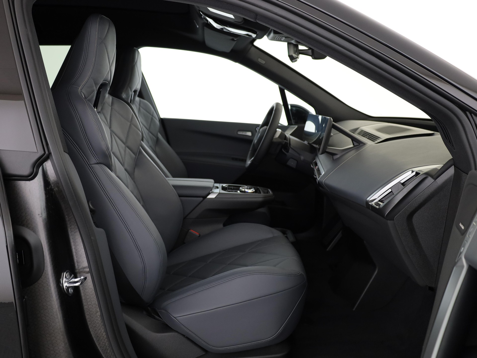 BMW iX xDrive60-image-18