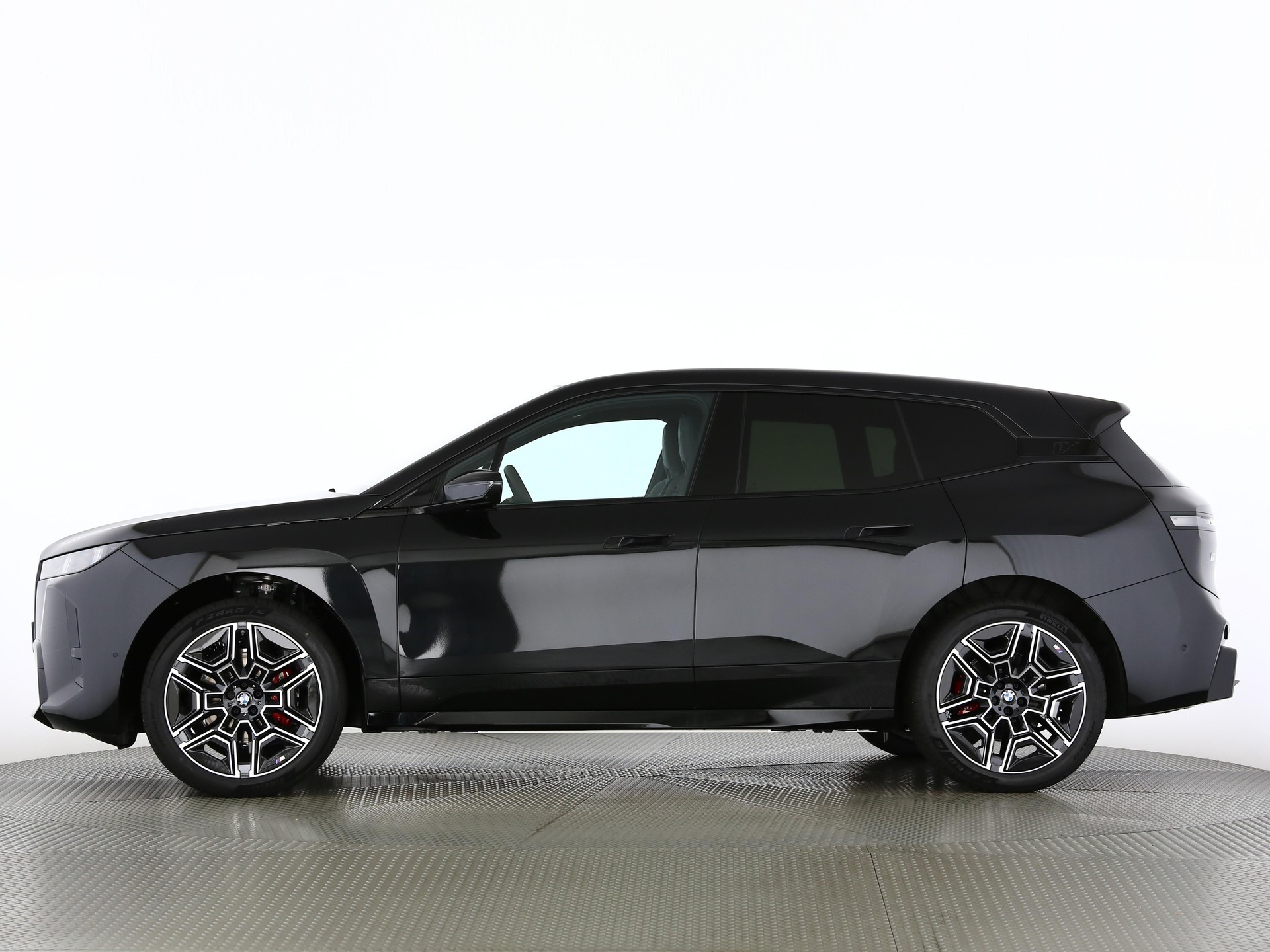 BMW iX xDrive60-image-2