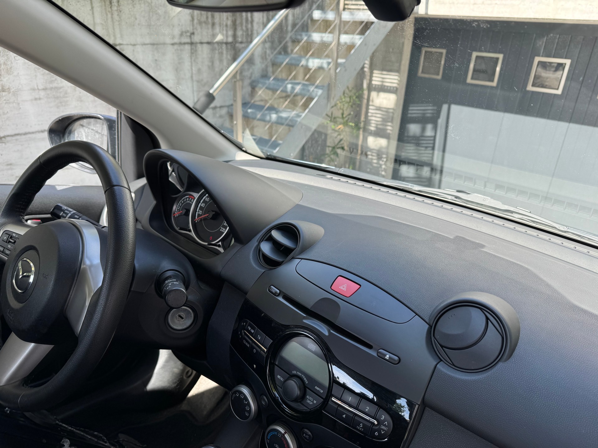 MAZDA 2 1.3i 16V Exclusive-image-3