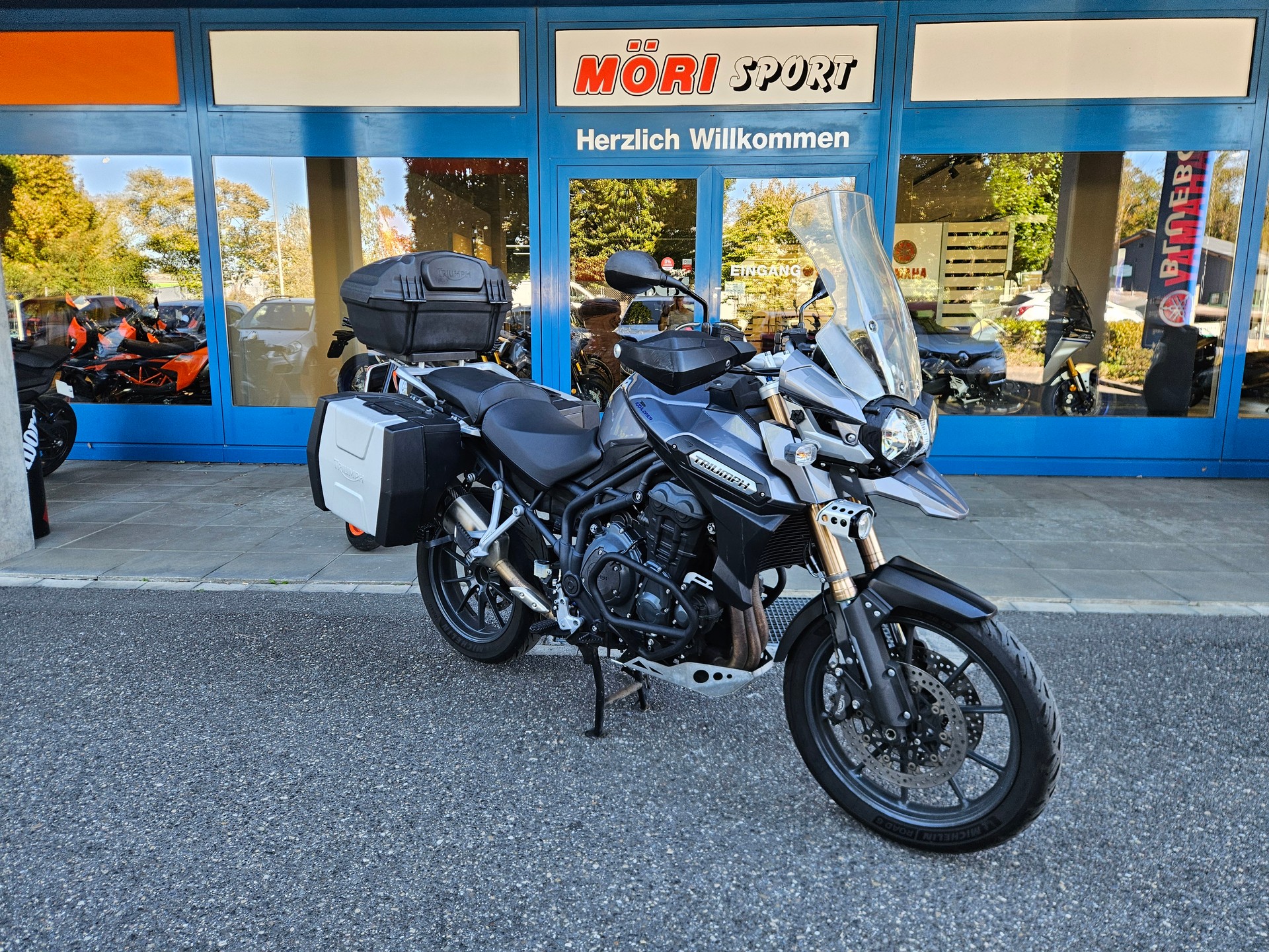 TRIUMPH Tiger 1200 Explorer ABS-showroom-element-1