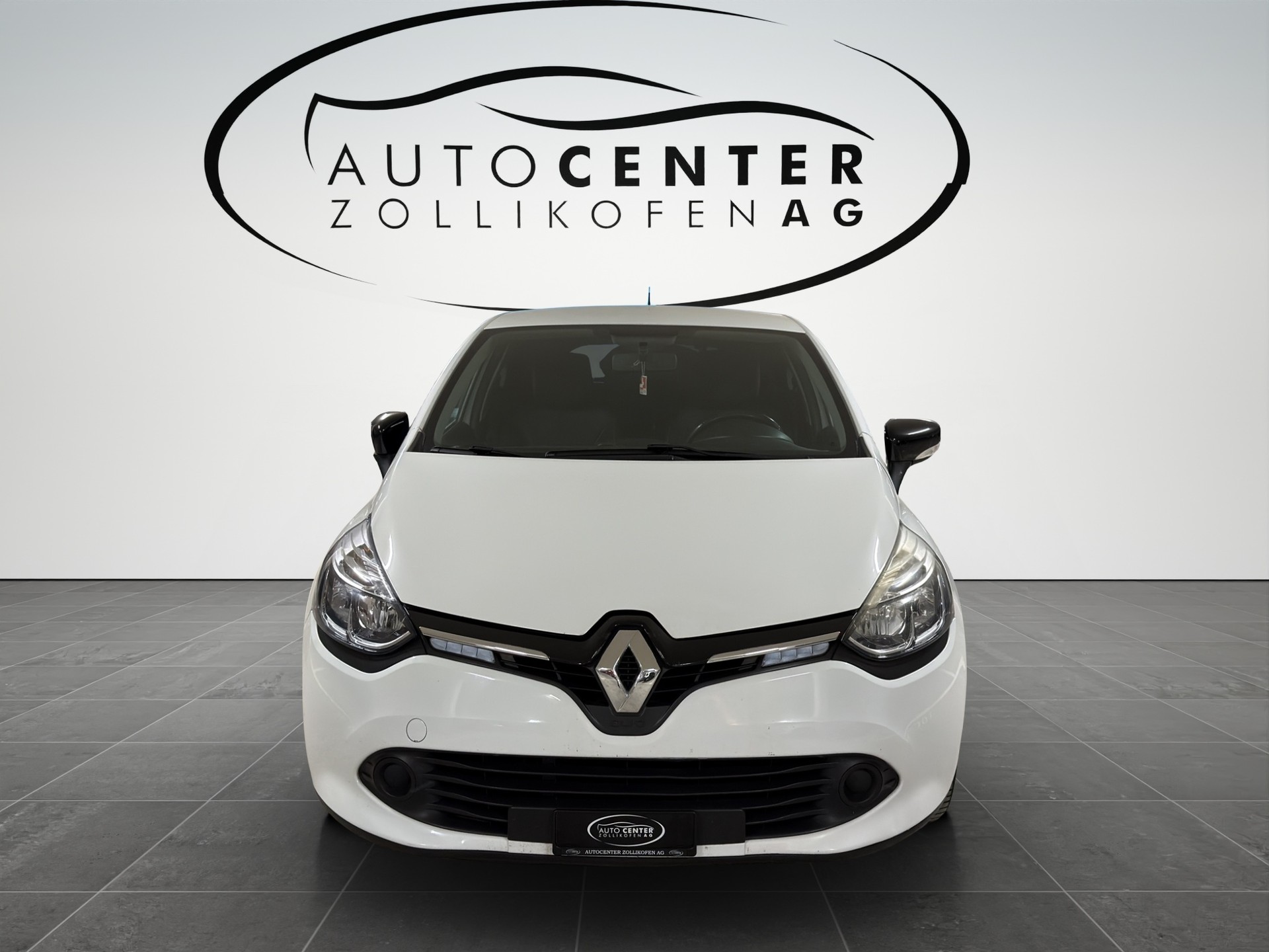 RENAULT Clio 0.9 12V Swiss Edition-showroom-element-2