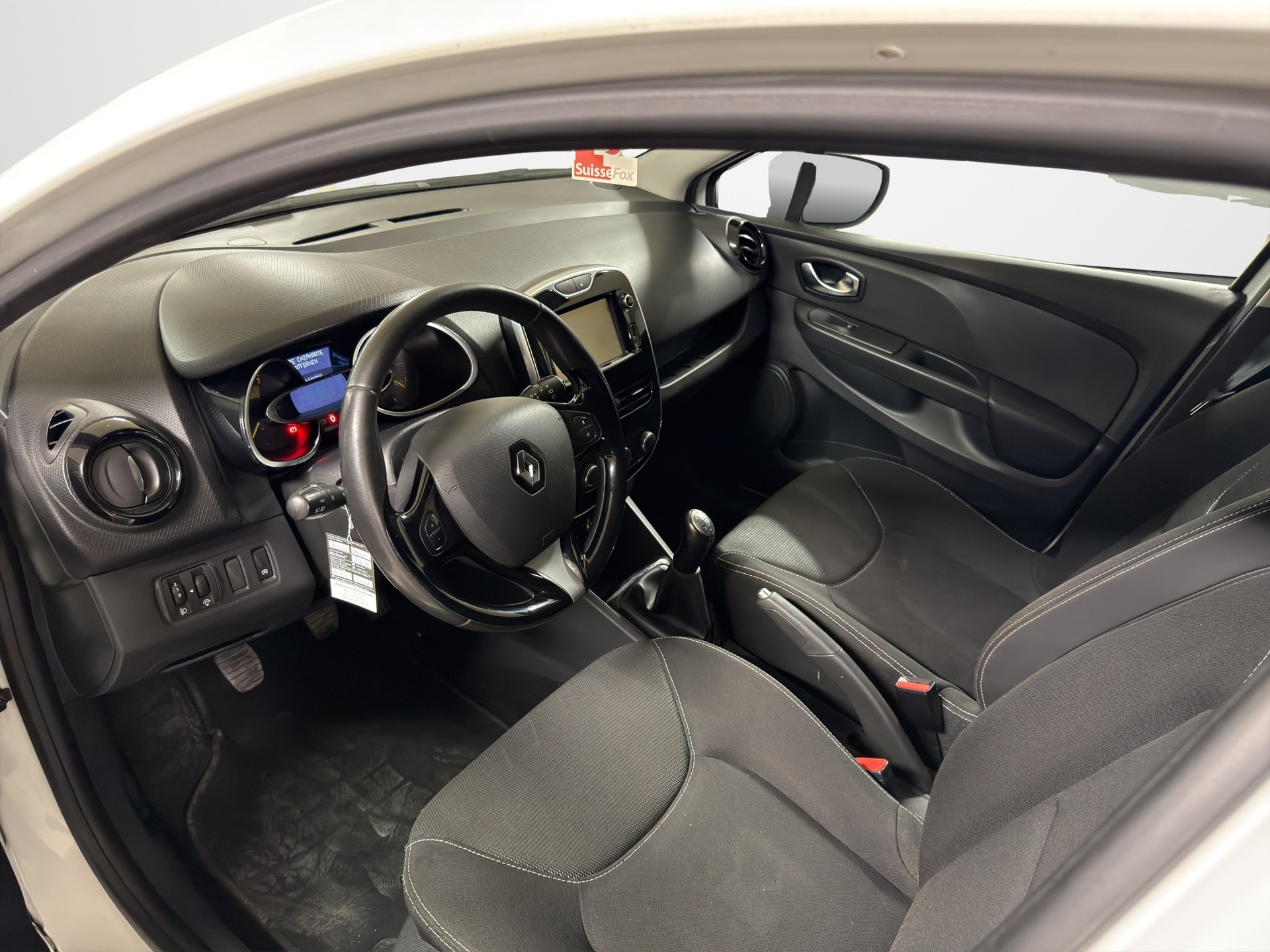 RENAULT Clio 0.9 12V Swiss Edition-image-7