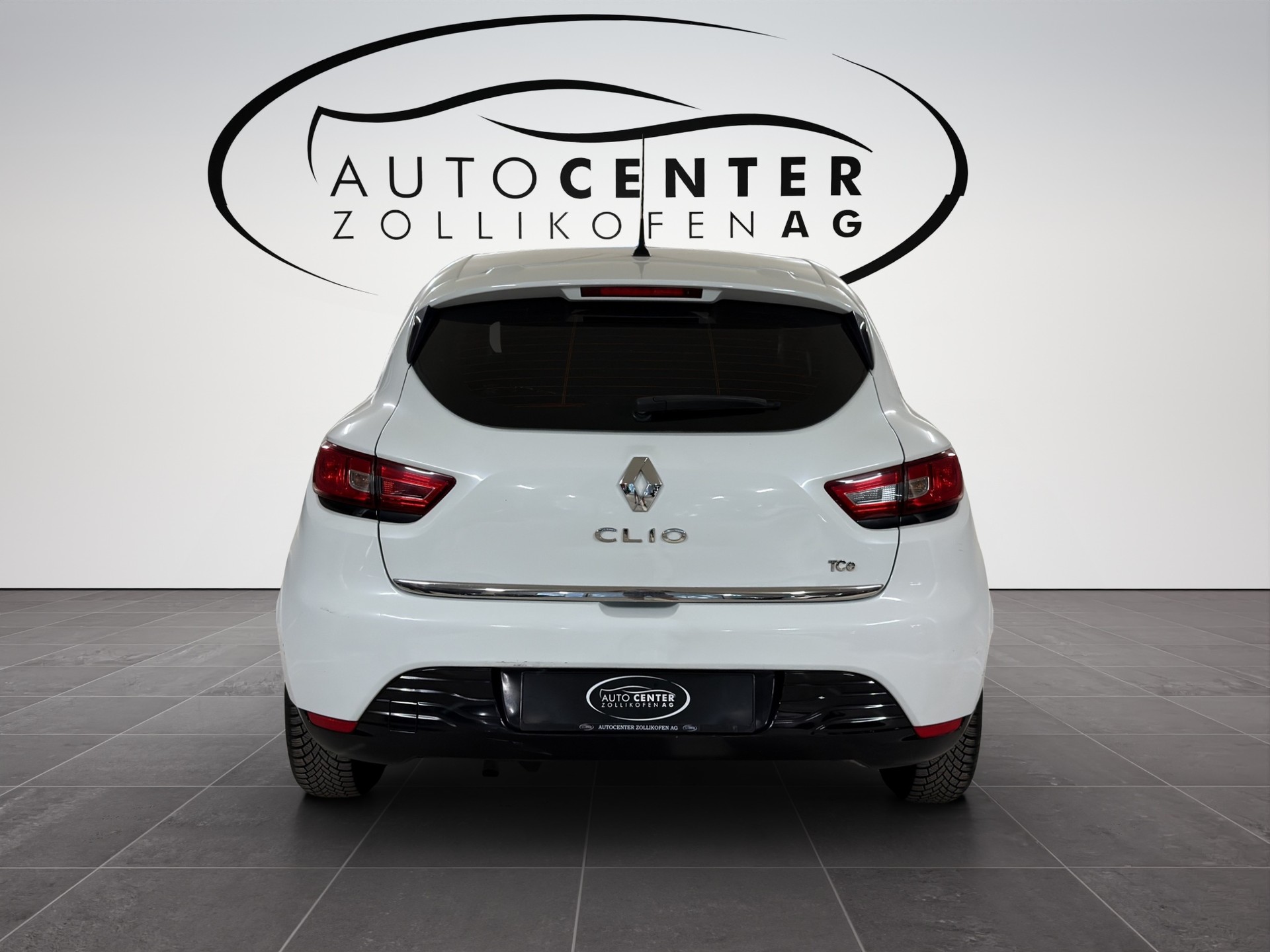 RENAULT Clio 0.9 12V Swiss Edition-image-6