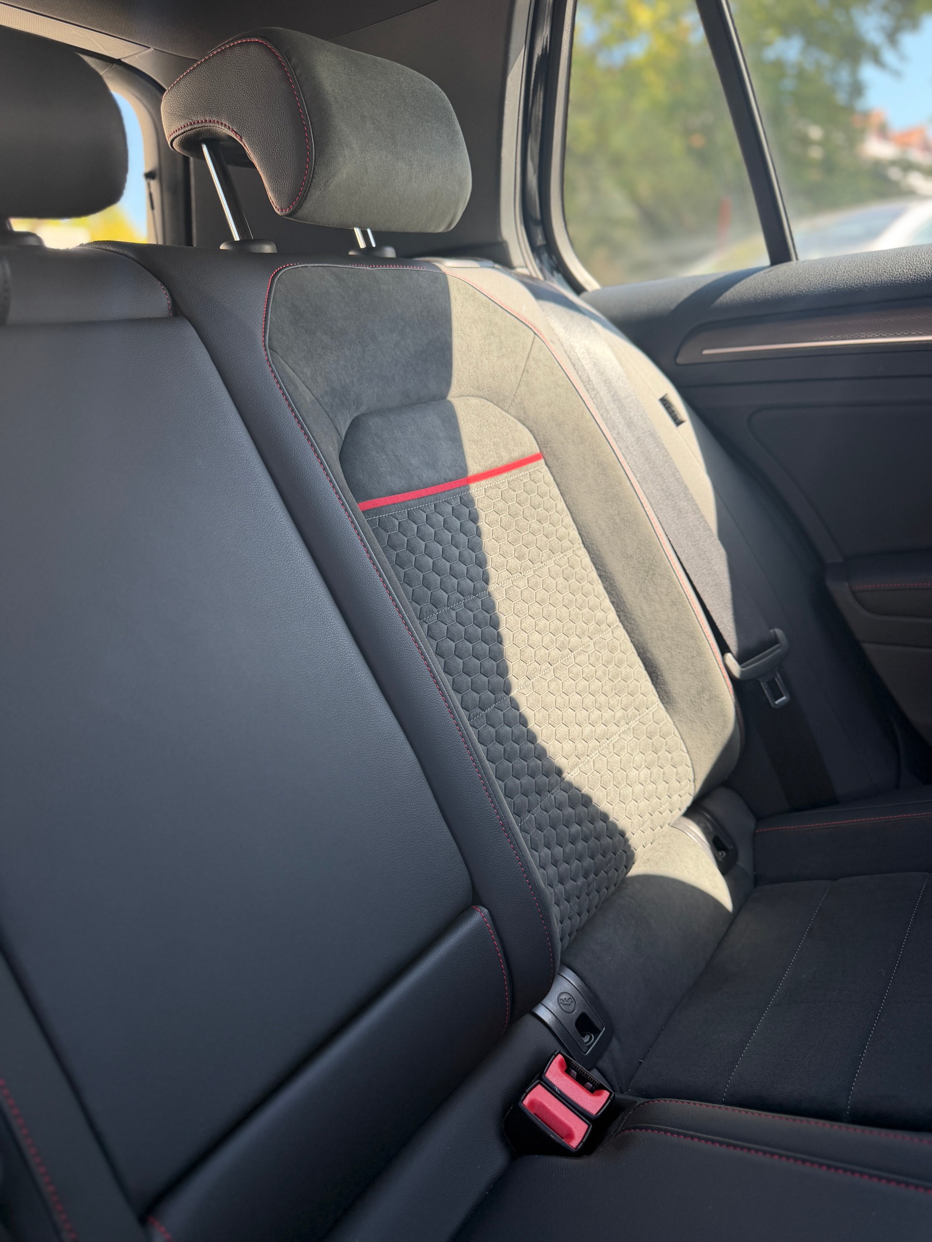VW Golf 2.0 TSI GTI Performance DSG-image-15