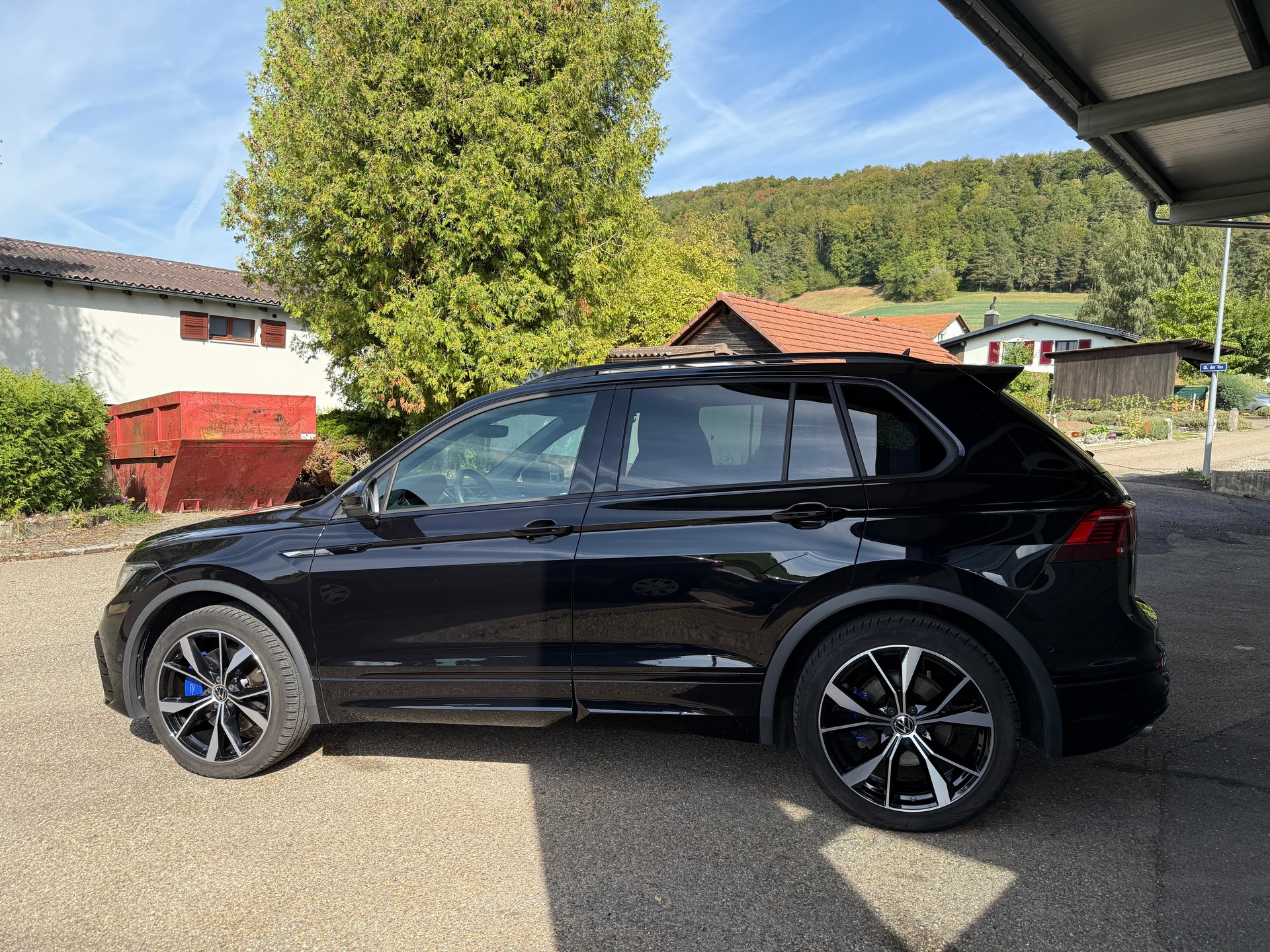 VW Tiguan 2.0TSI R 4Motion DSG-image-4