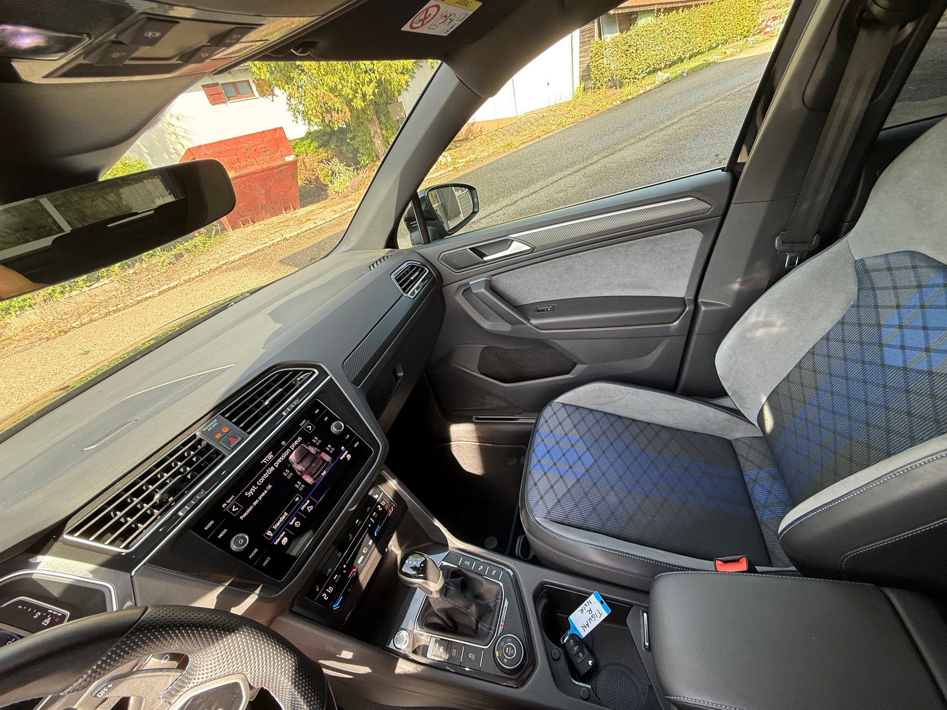 VW Tiguan 2.0TSI R 4Motion DSG-image-8