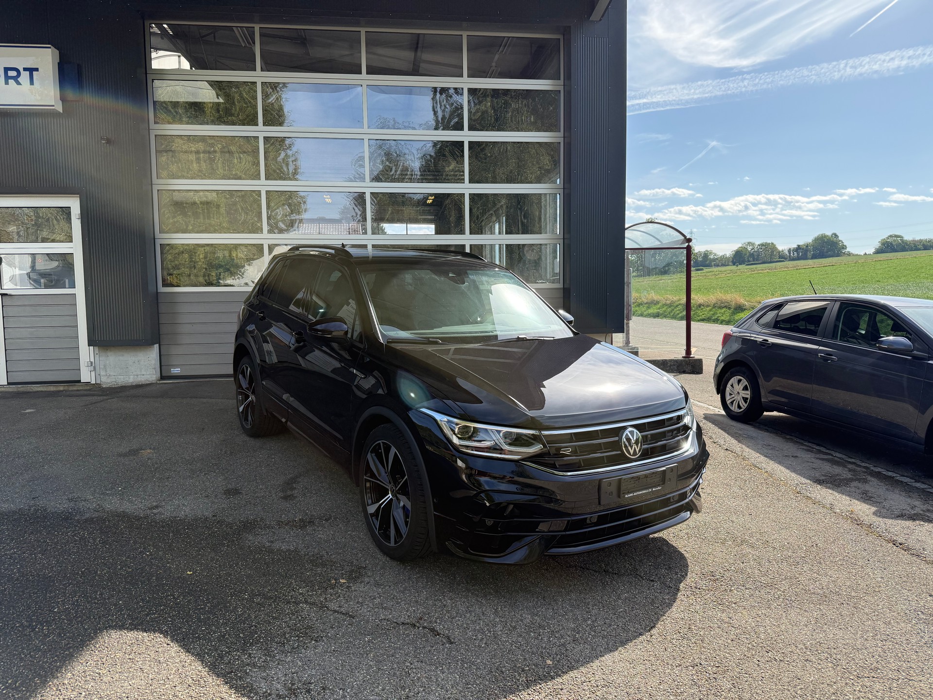 VW Tiguan 2.0TSI R 4Motion DSG-image-1