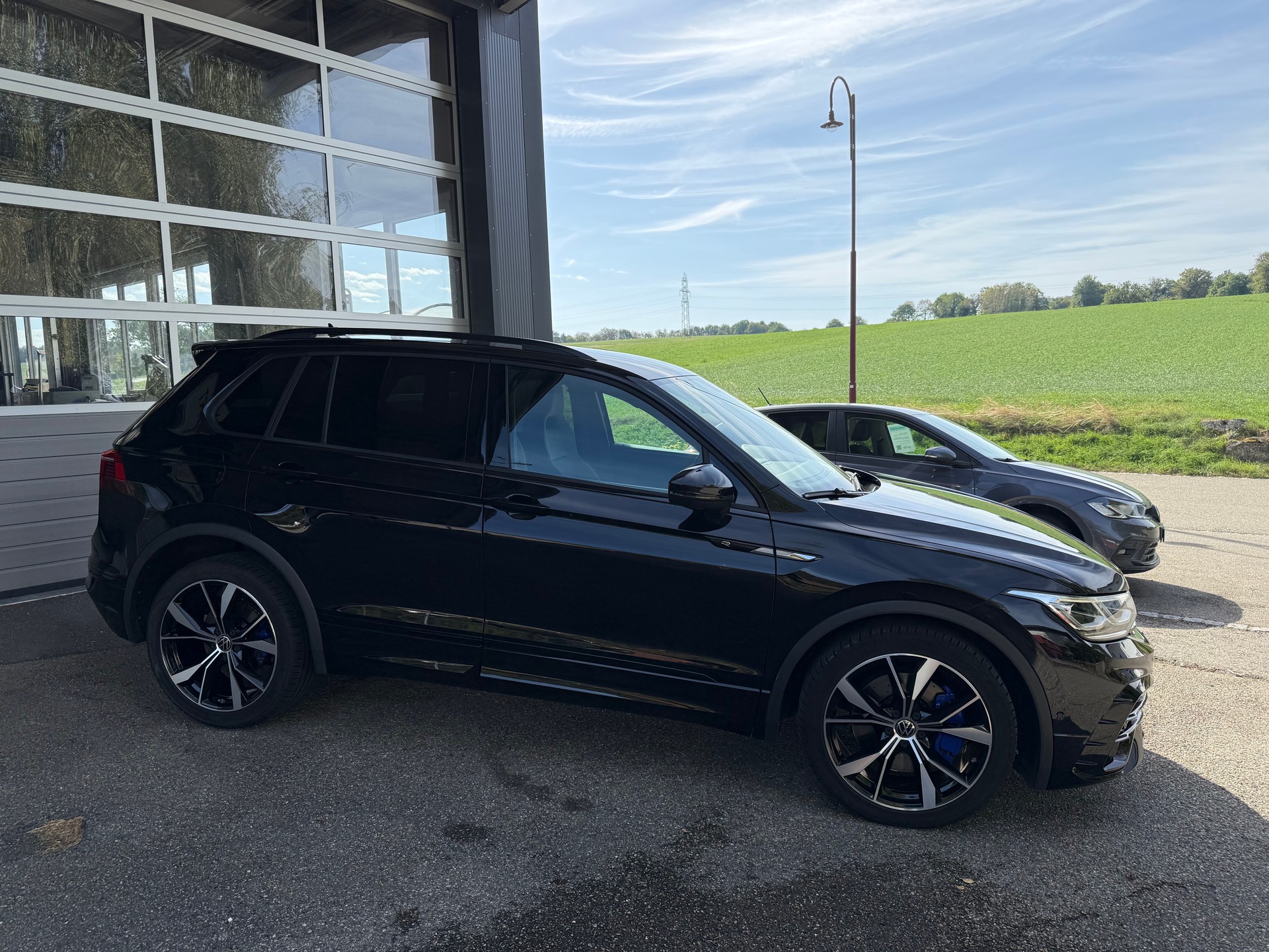 VW Tiguan 2.0TSI R 4Motion DSG-image-0