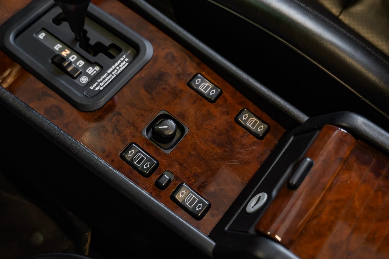 MERCEDES-BENZ E 500 Automatic-image-26