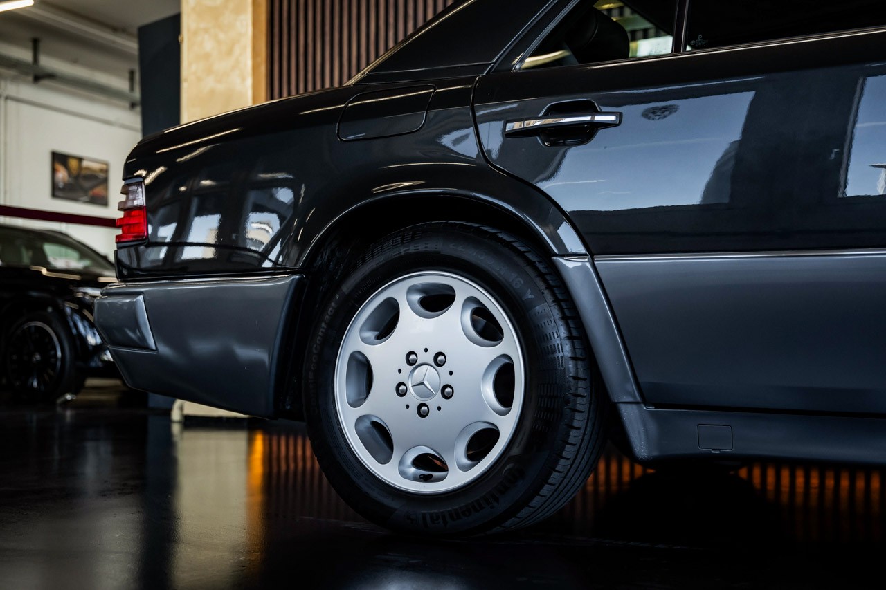 MERCEDES-BENZ E 500 Automatic-image-7