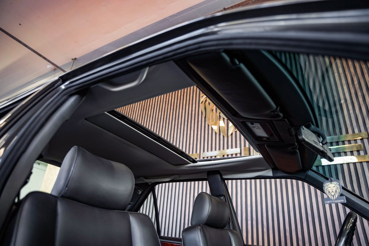 MERCEDES-BENZ E 500 Automatic-image-16