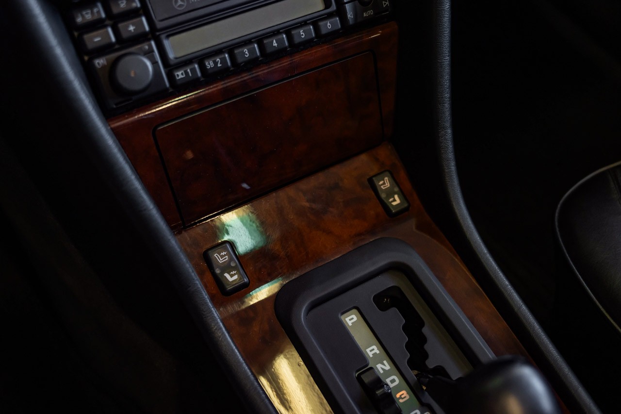 MERCEDES-BENZ E 500 Automatic-image-24