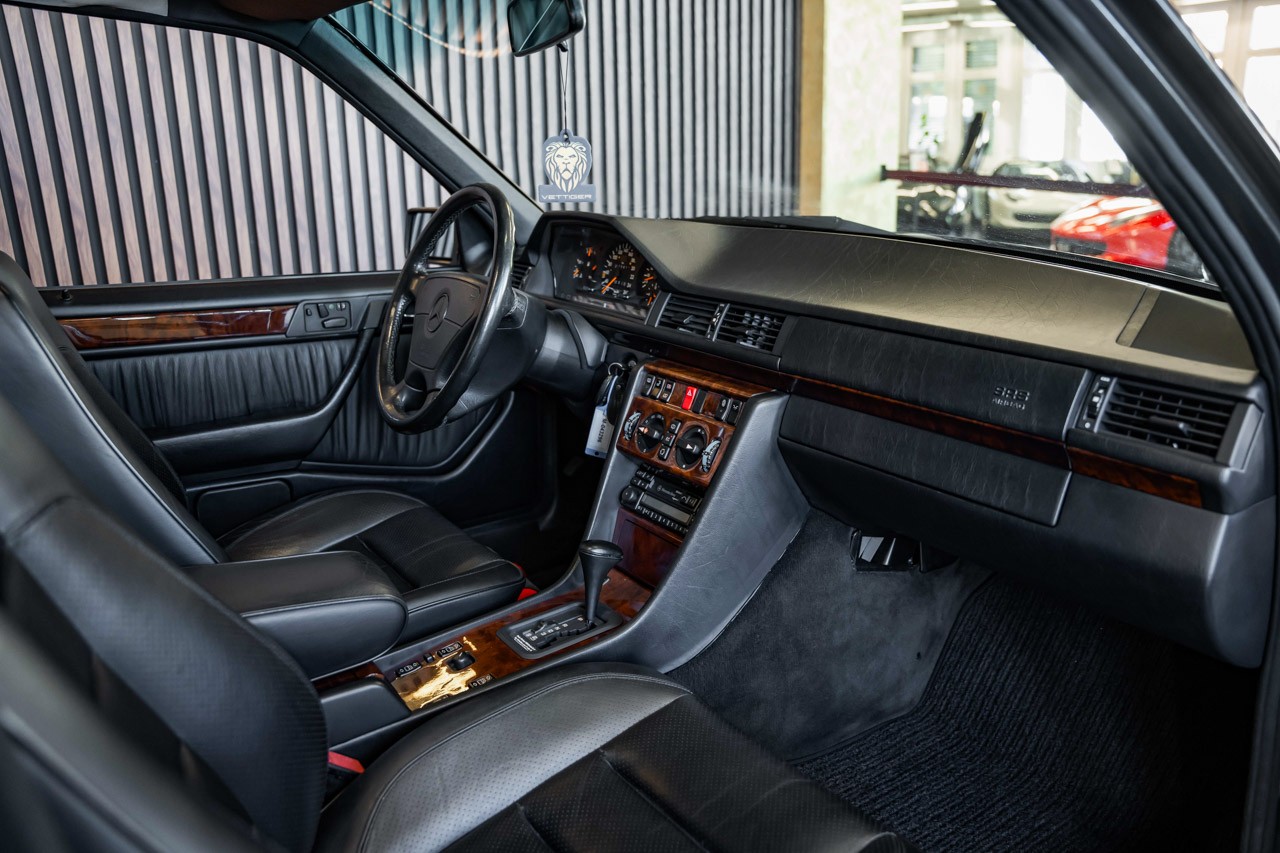 MERCEDES-BENZ E 500 Automatic-image-11