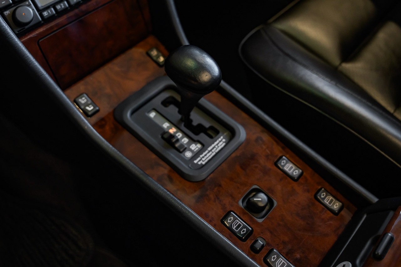 MERCEDES-BENZ E 500 Automatic-image-25