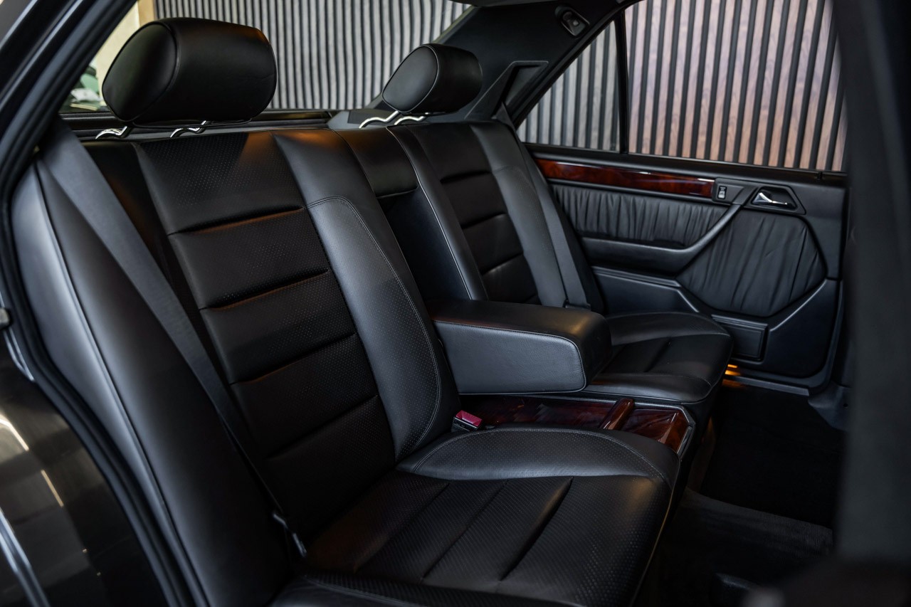MERCEDES-BENZ E 500 Automatic-image-14
