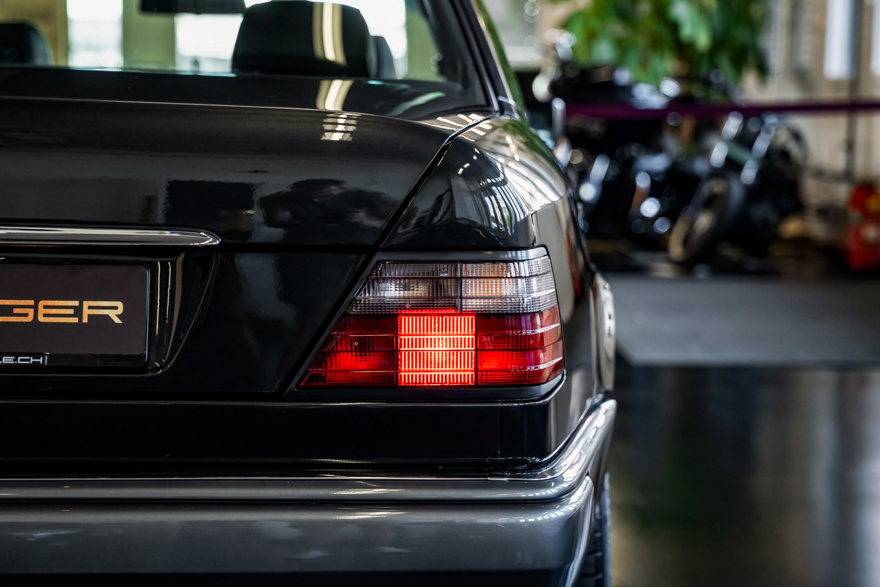 MERCEDES-BENZ E 500 Automatic-image-5