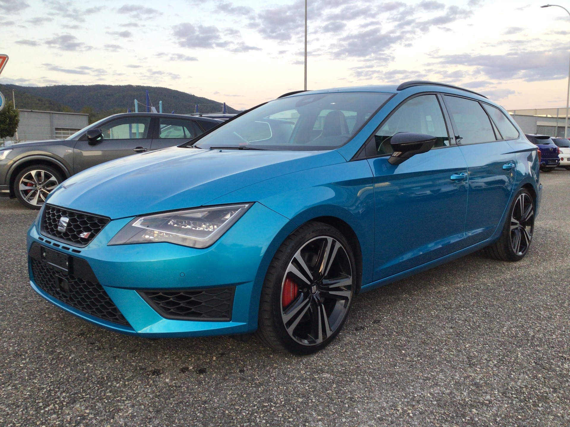 SEAT Leon ST 2.0 TSI Cupra 290 DSG-image-2