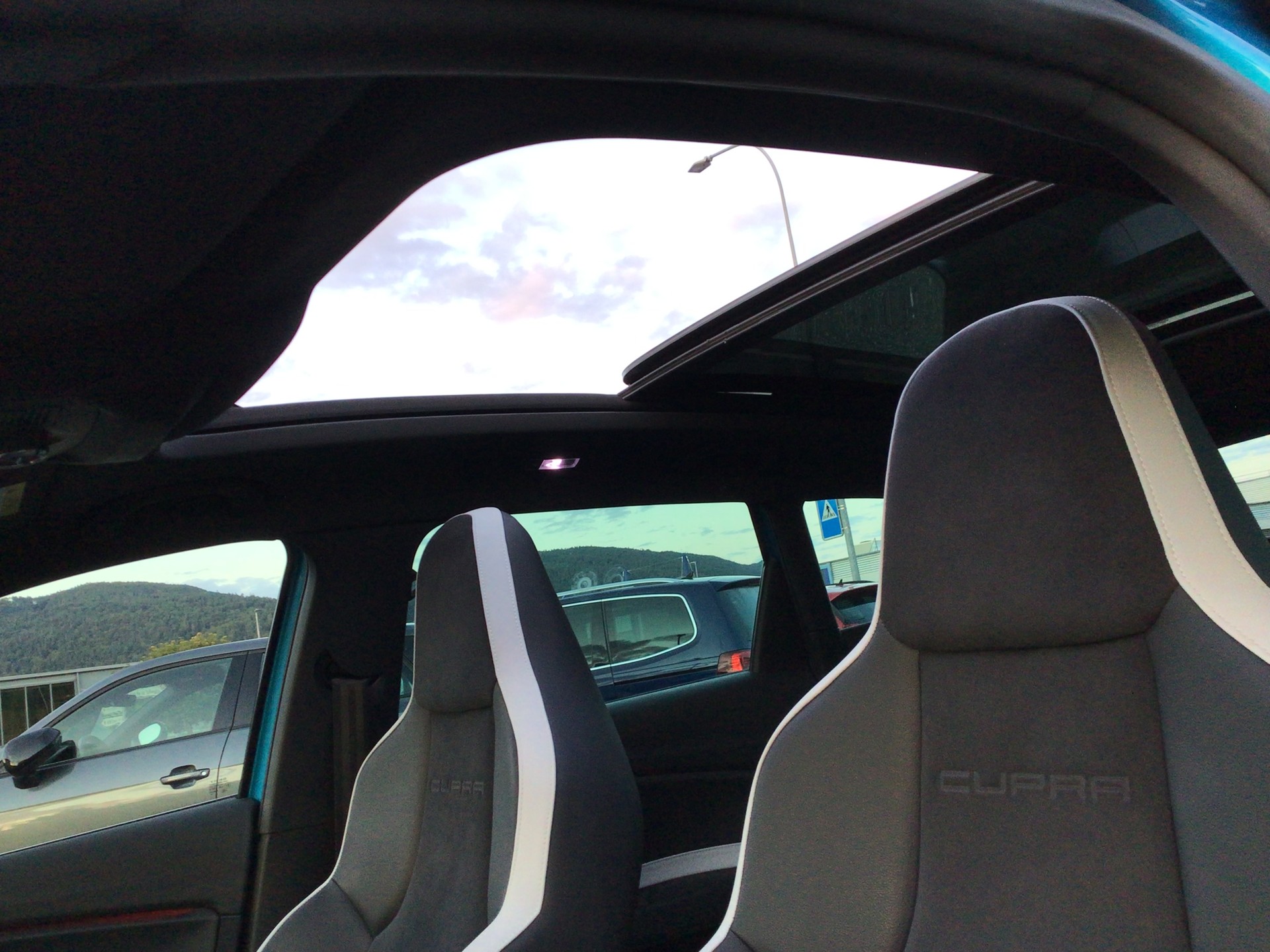 SEAT Leon ST 2.0 TSI Cupra 290 DSG-image-12