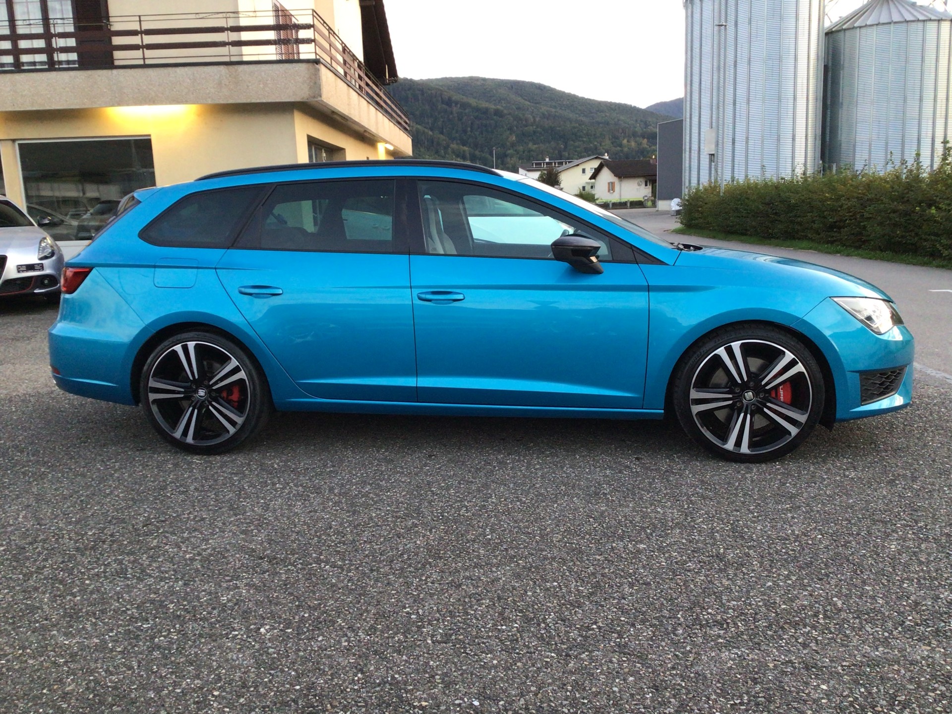 SEAT Leon ST 2.0 TSI Cupra 290 DSG-image-4