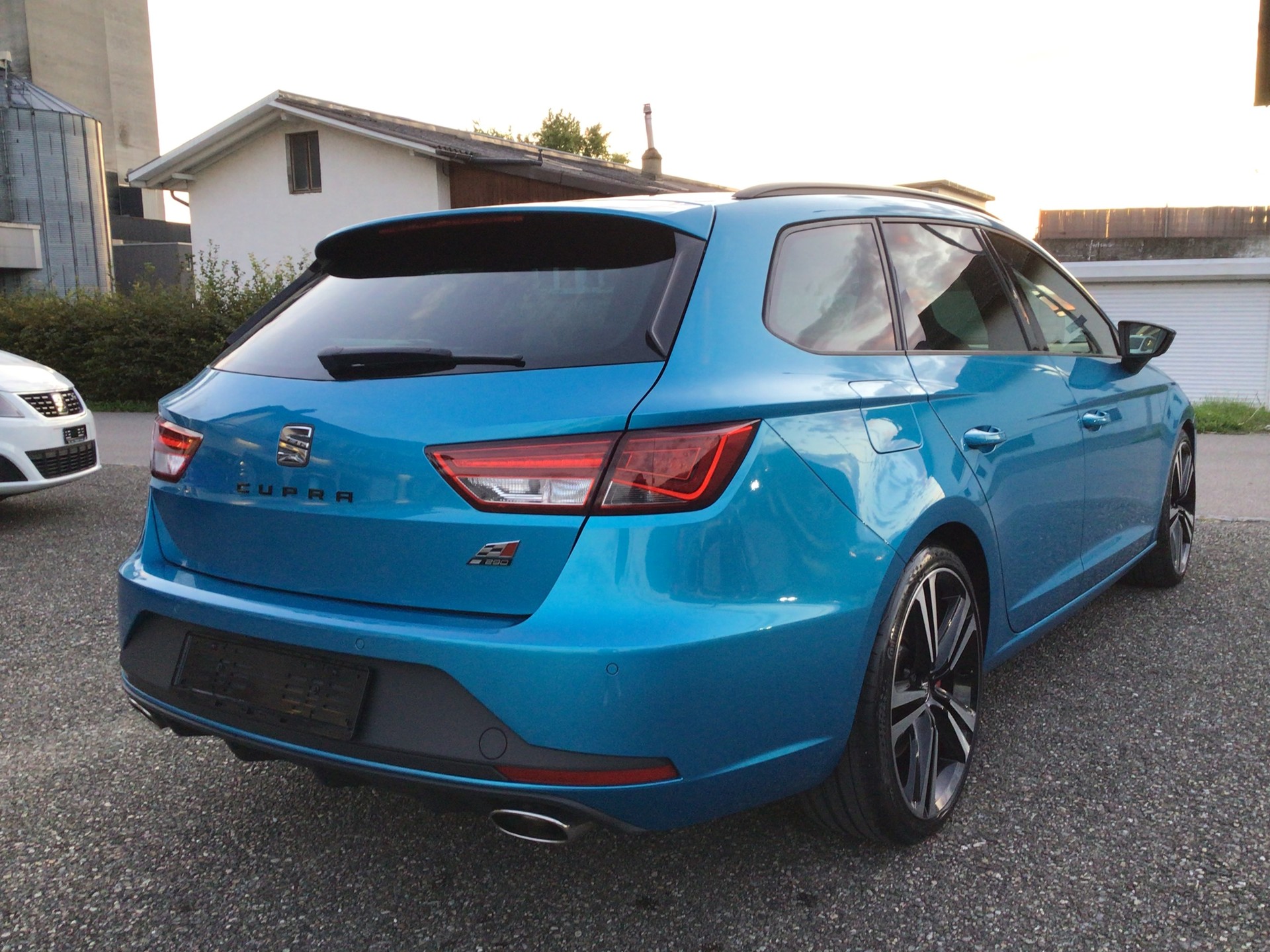 SEAT Leon ST 2.0 TSI Cupra 290 DSG-image-14
