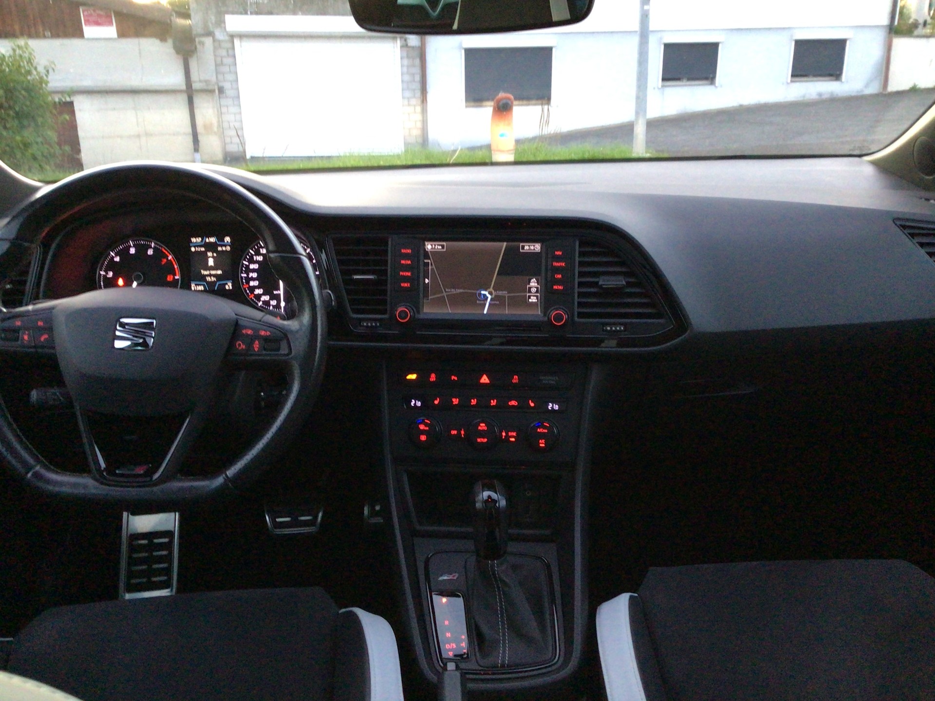 SEAT Leon ST 2.0 TSI Cupra 290 DSG-image-8