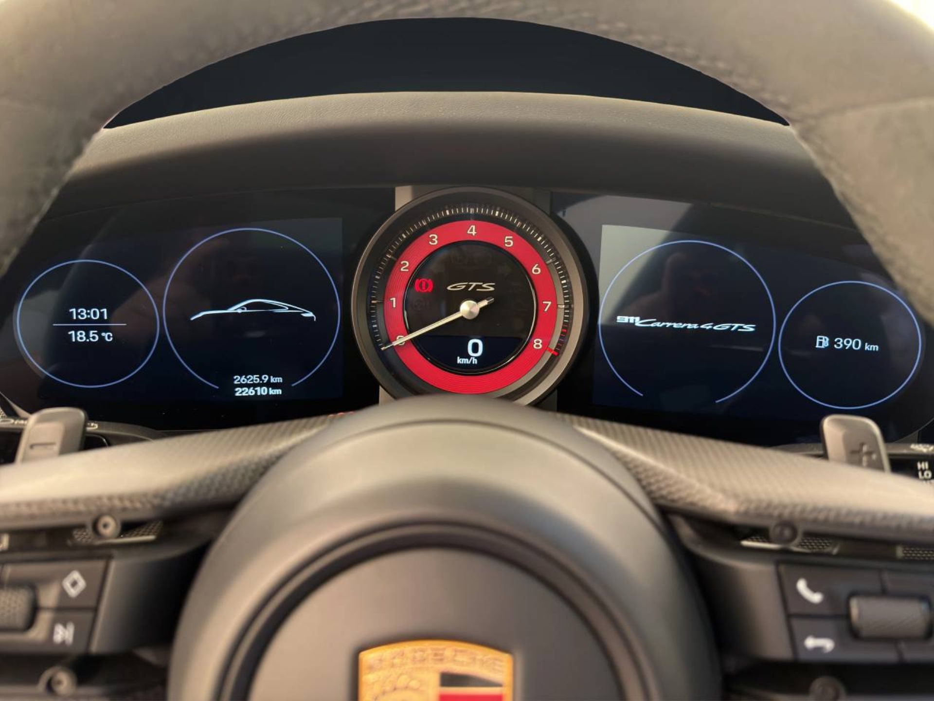 PORSCHE 911 Carrera 4 GTS-image-21
