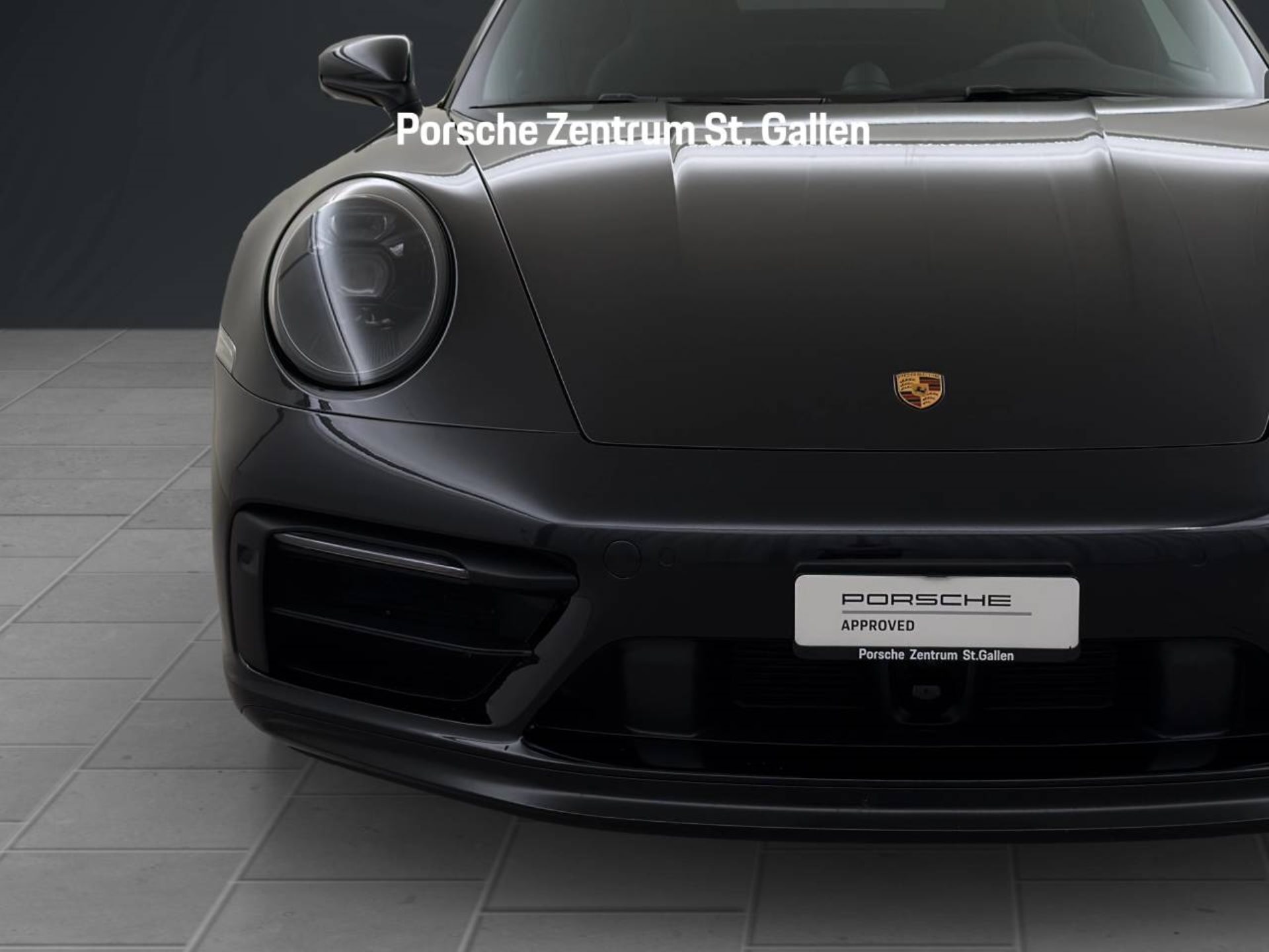 PORSCHE 911 Carrera 4 GTS-image-8