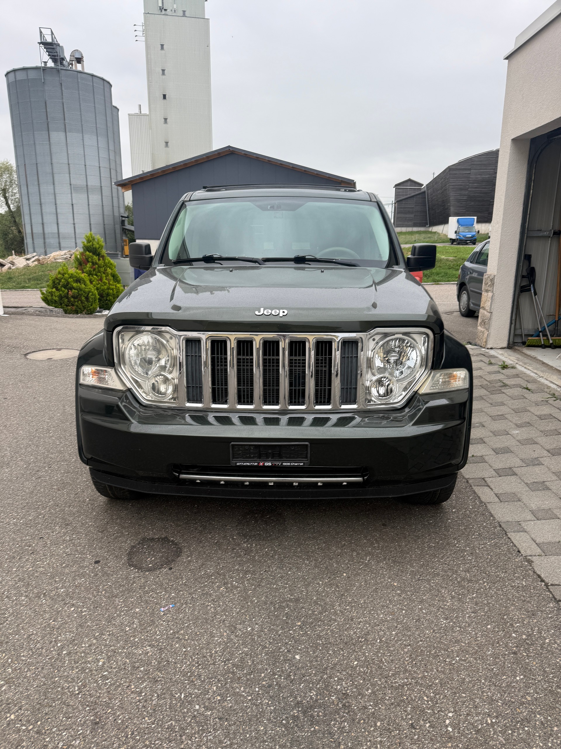 JEEP Cherokee 2.8 CRD Limited Automatic-image-0